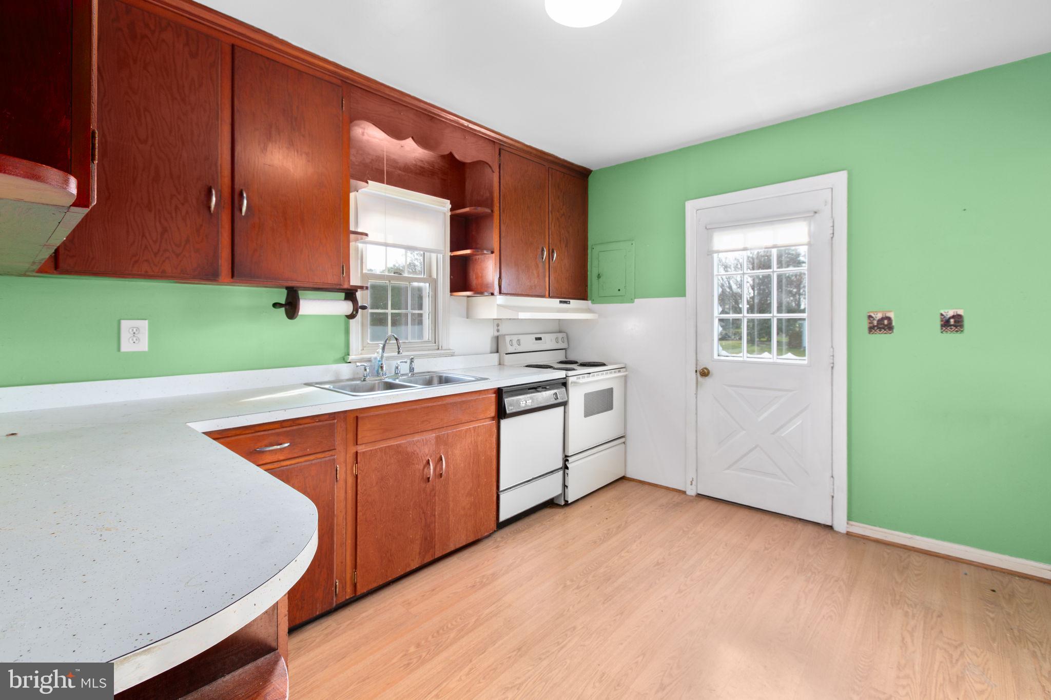 PLEASANT VILLAGE - Residential