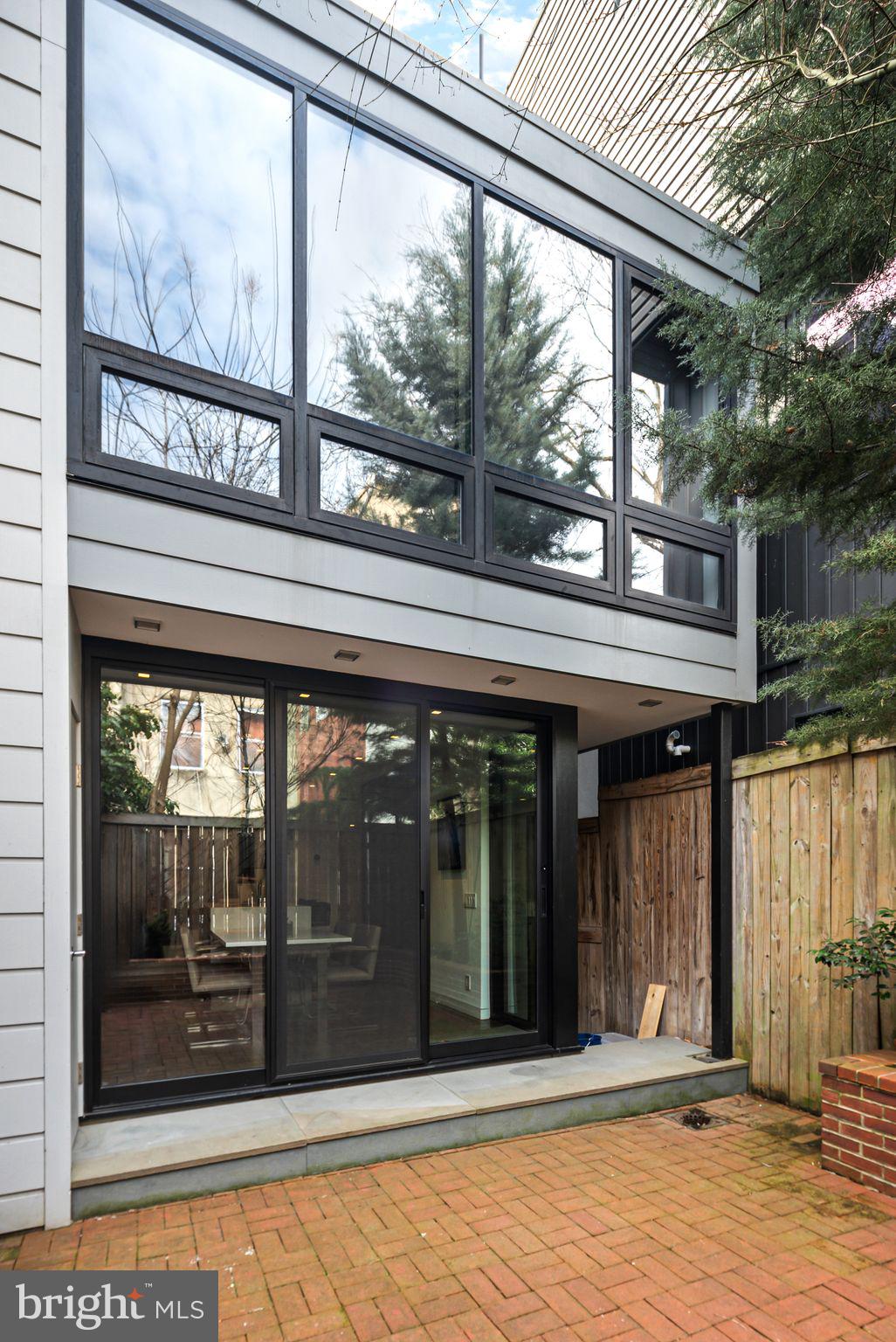 2209 NAUDAIN STREET