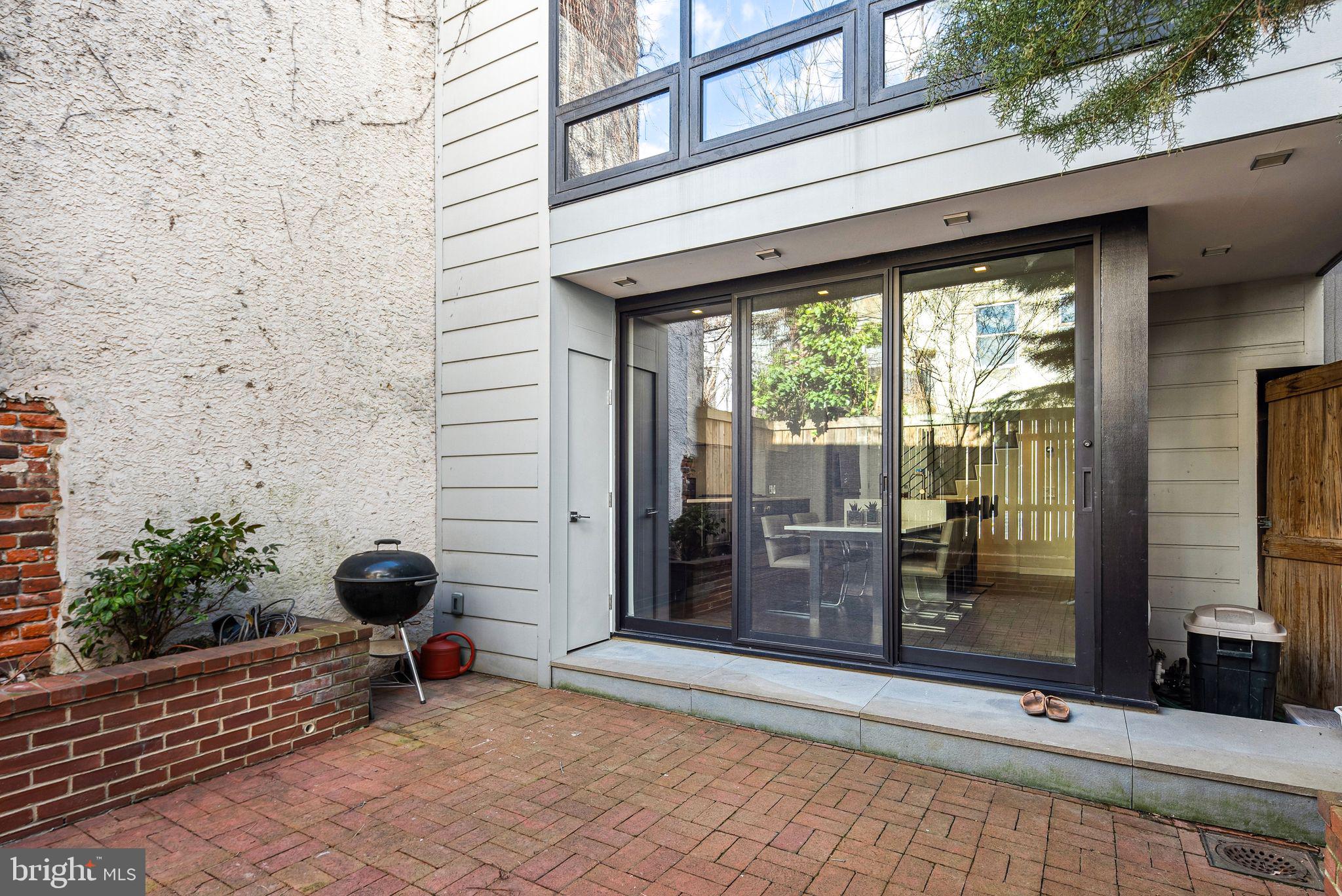 2209 NAUDAIN STREET