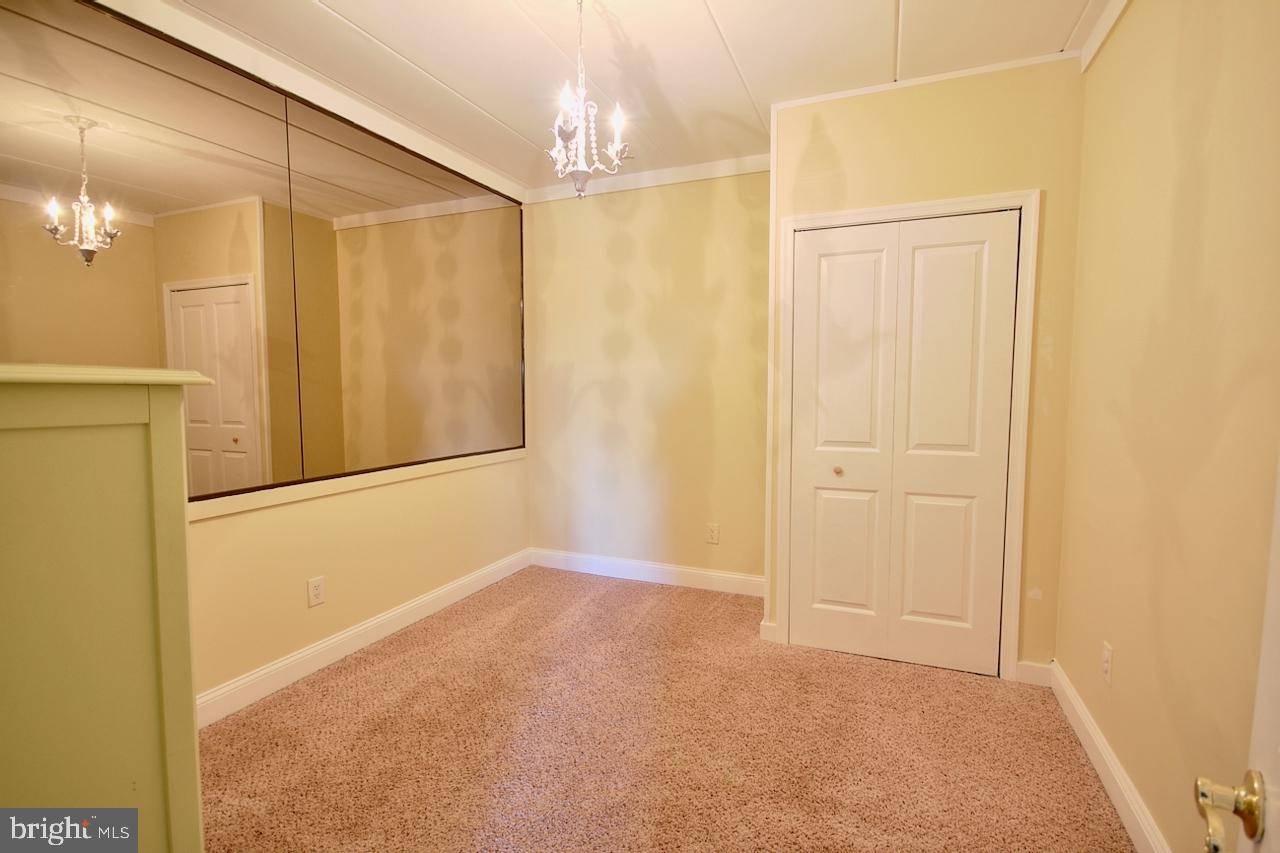 VILLAGE SHIRES - Residential