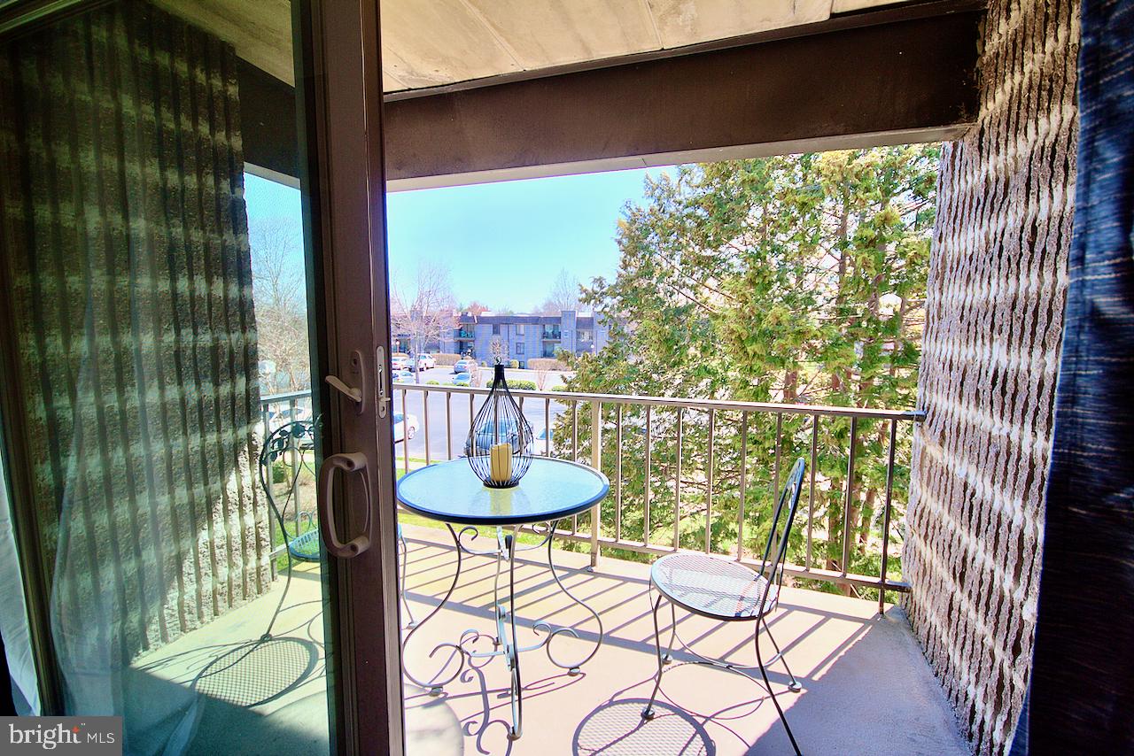 VILLAGE SHIRES - Residential