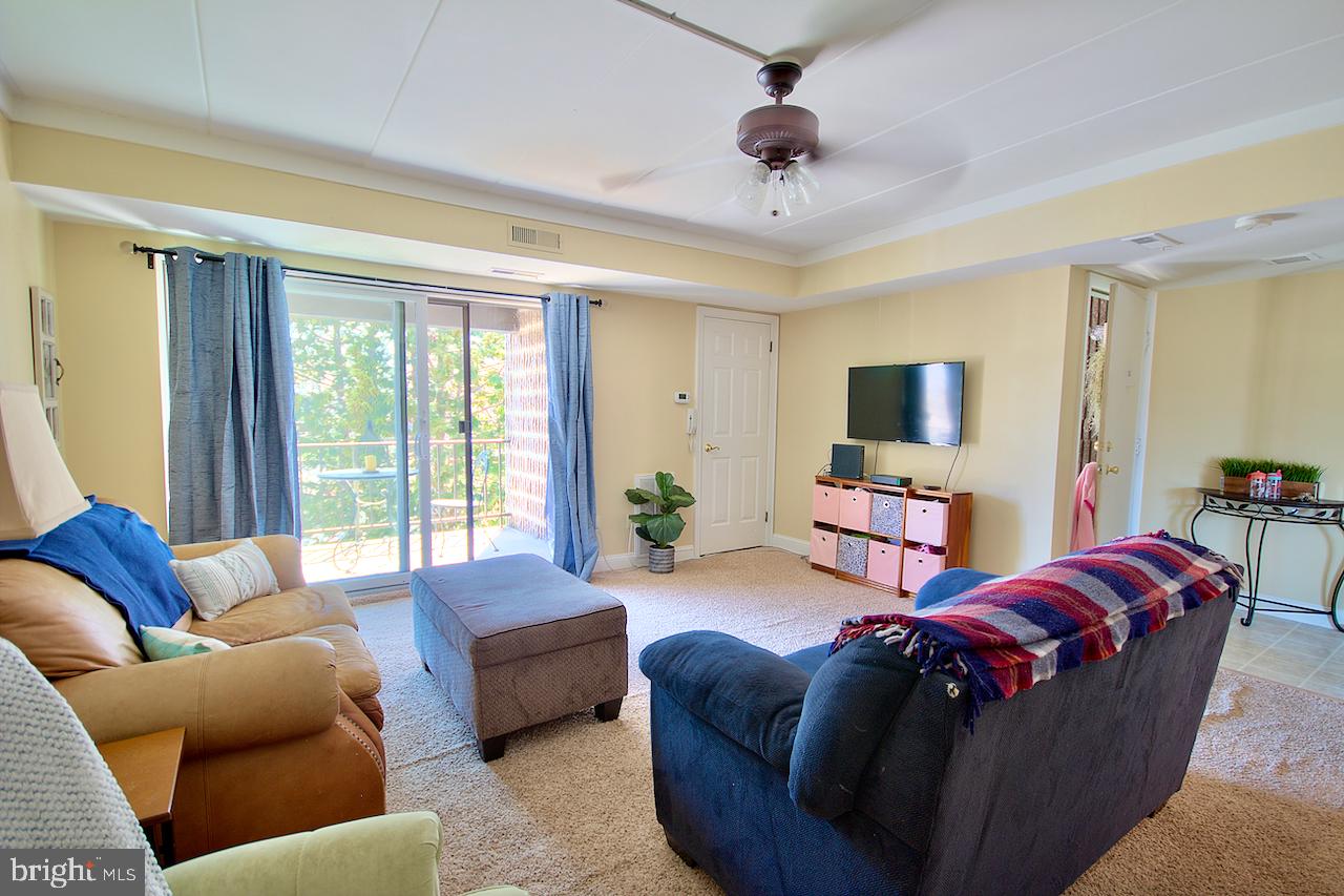 VILLAGE SHIRES - Residential