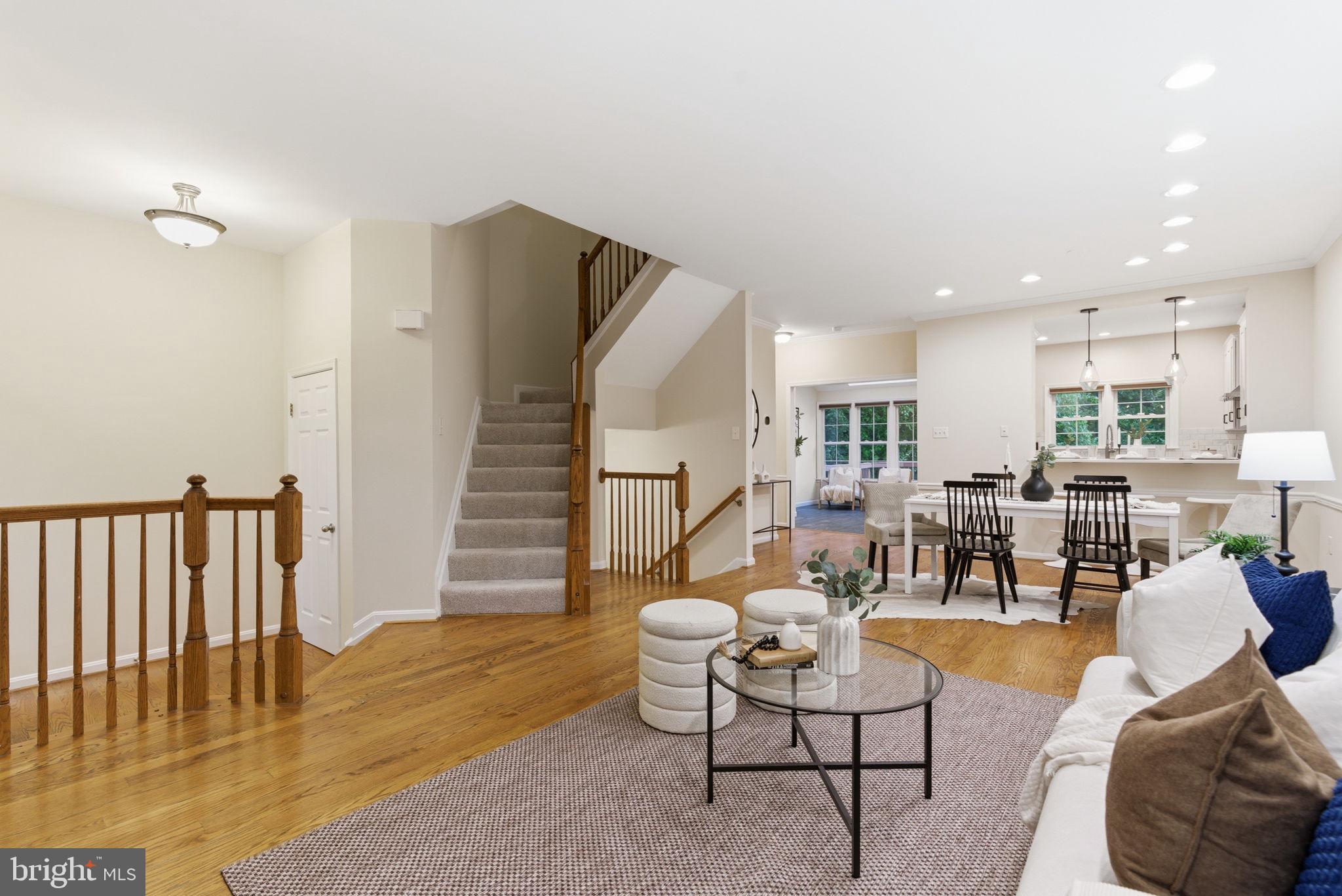 6215 KNOLLS COURT