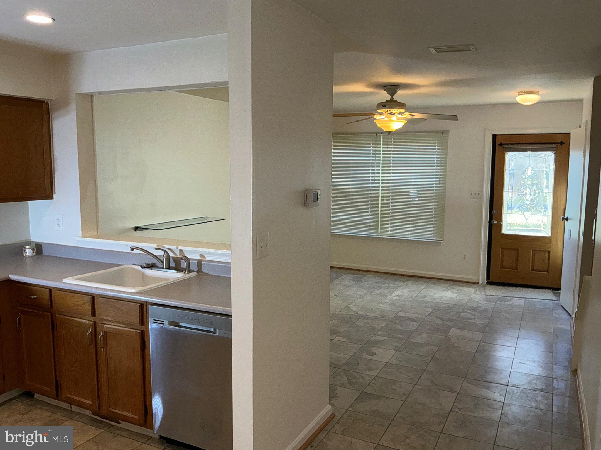 WILLOW COVE MANORS - Residential Lease