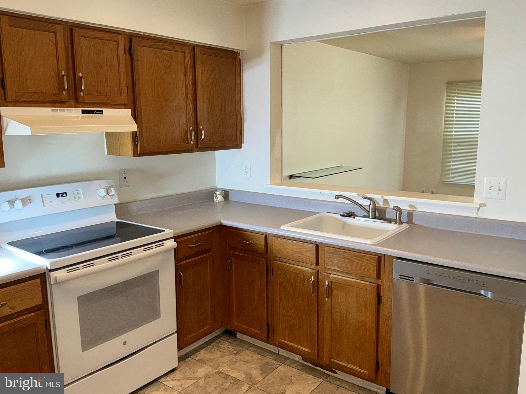 WILLOW COVE MANORS - Residential Lease