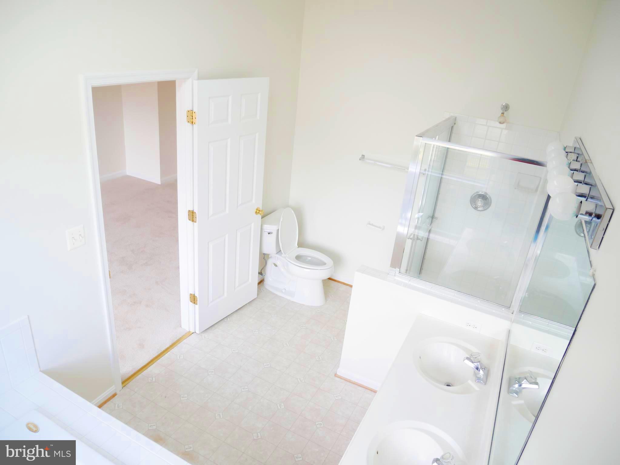 LAKE RIDGE CROSSING - Residential