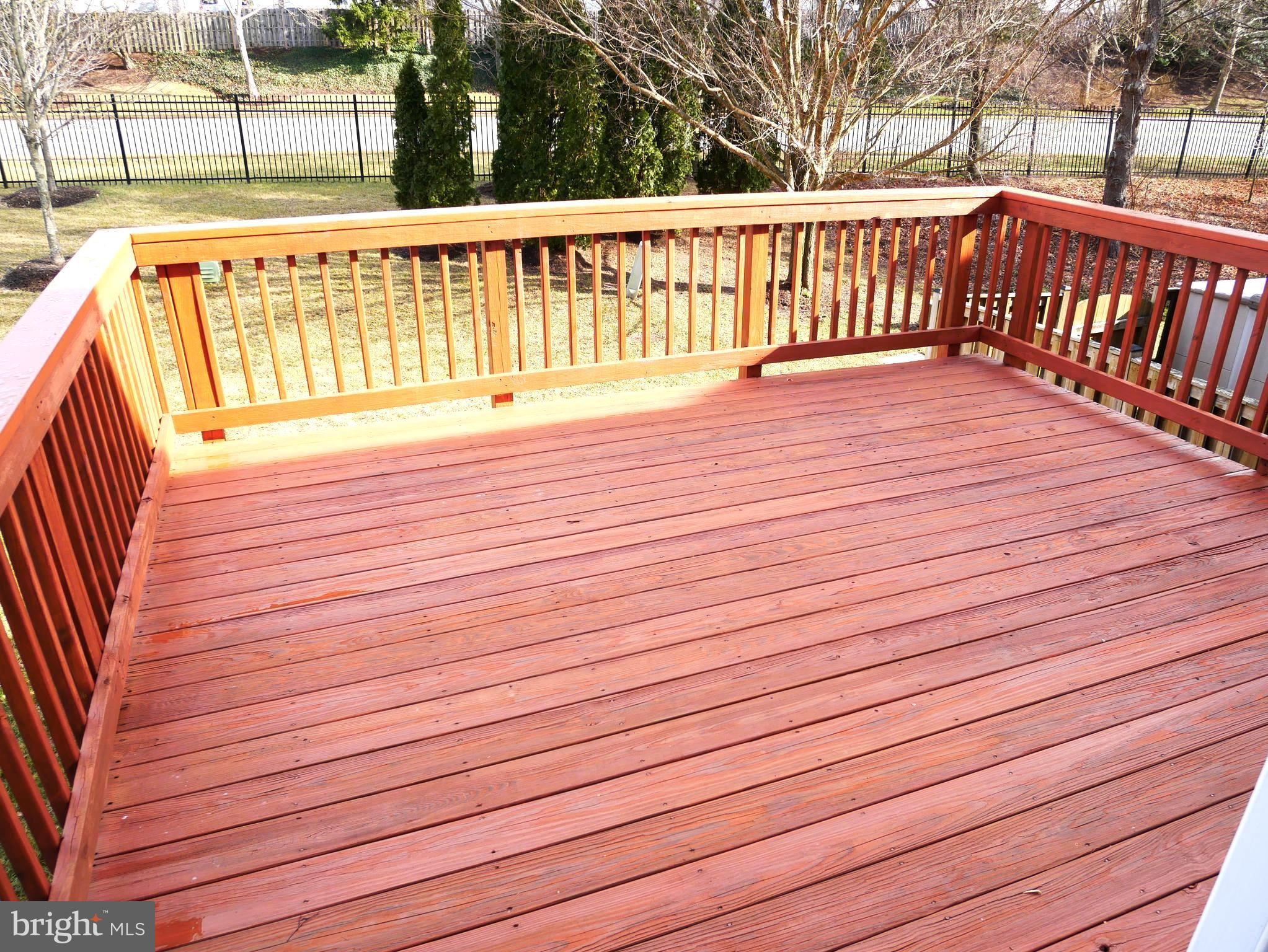 LAKE RIDGE CROSSING - Residential