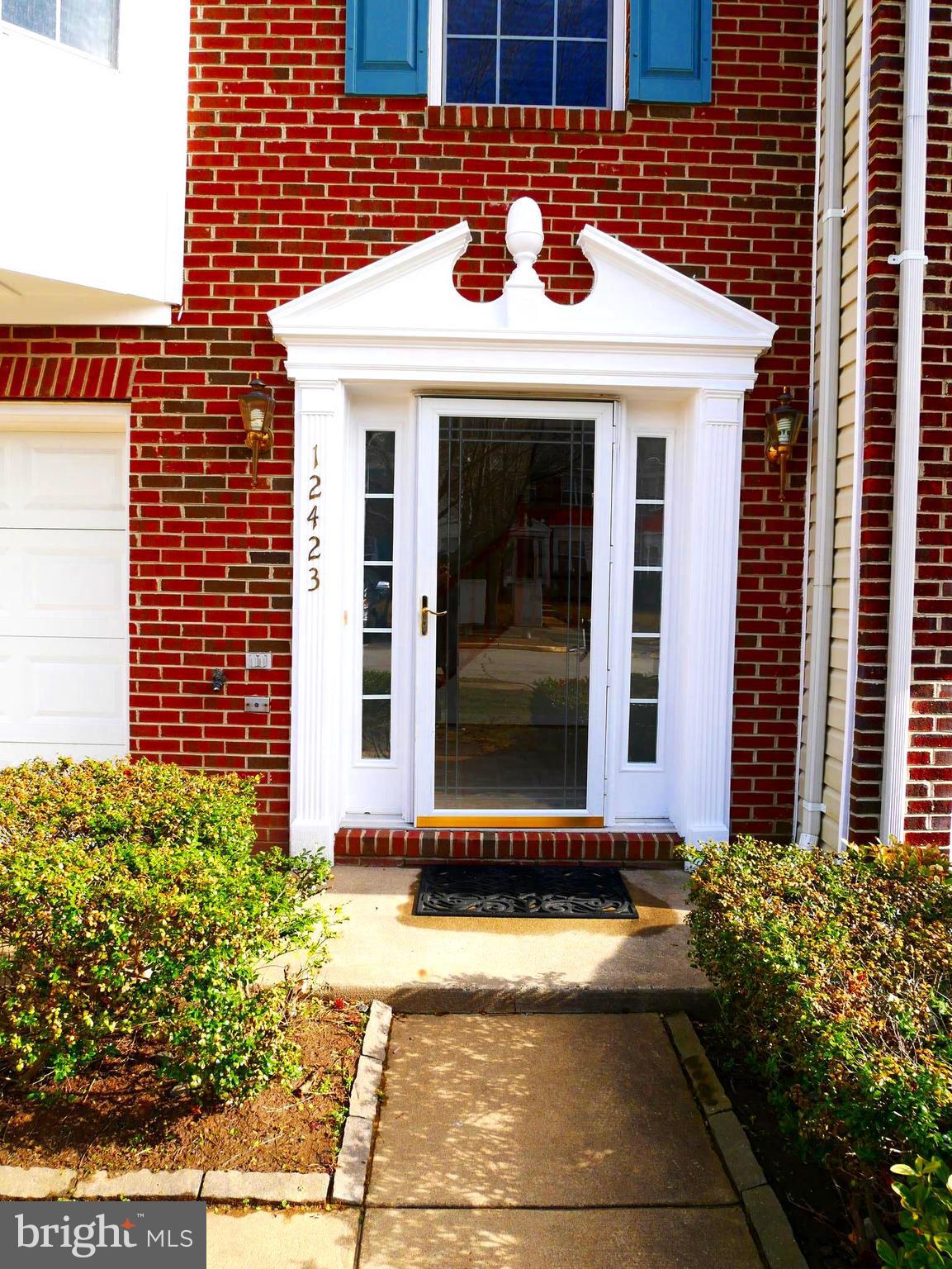 LAKE RIDGE CROSSING - Residential