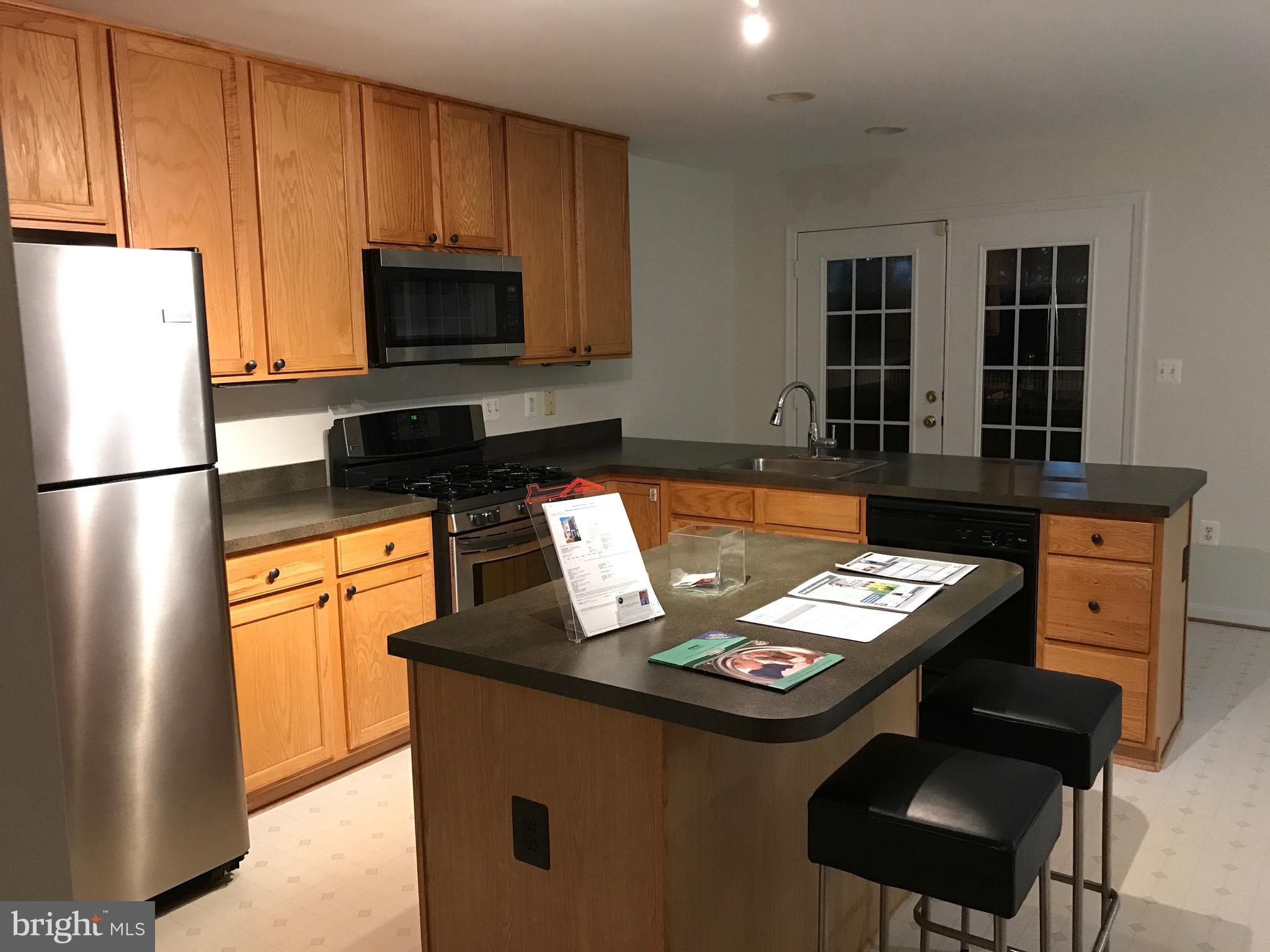 LAKE RIDGE CROSSING - Residential