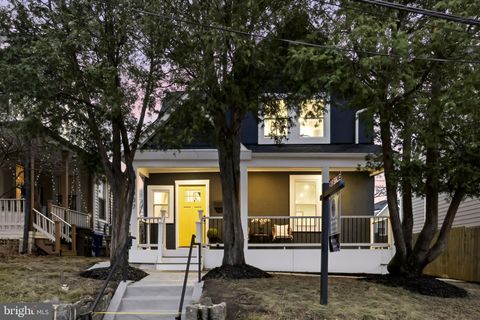 907 LAWRENCE STREET NE WASHINGTON DC 20017