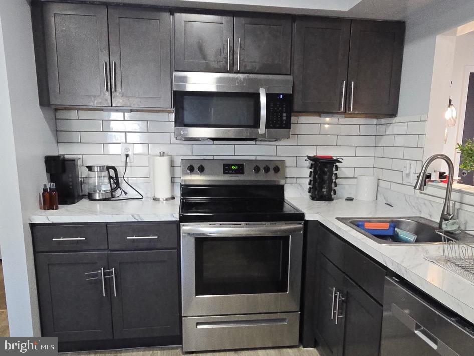 8000 VALLEY MANOR ROAD 3B