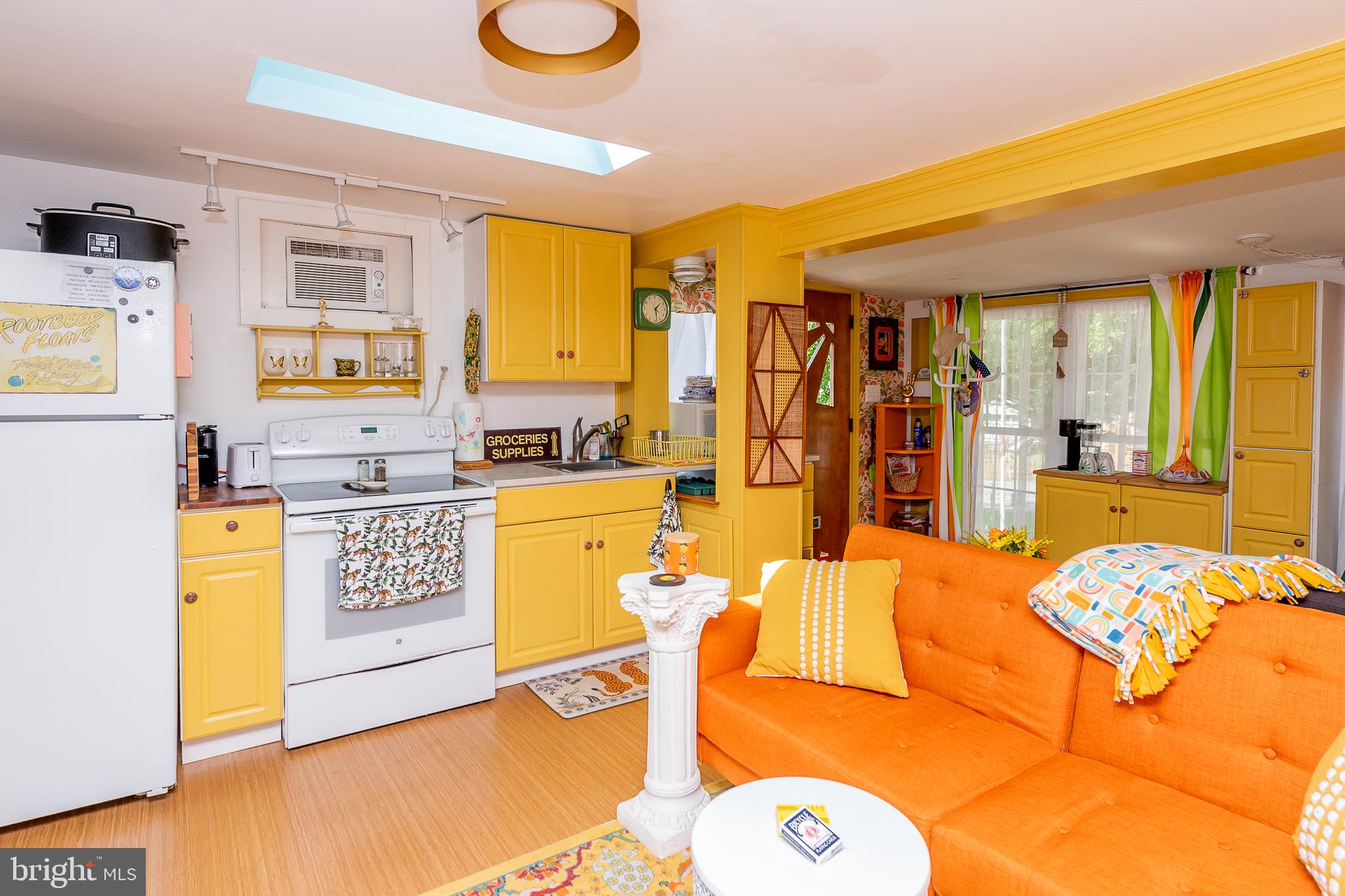 BLK 47 JELLYSTONE AVENUE LOT 11-12