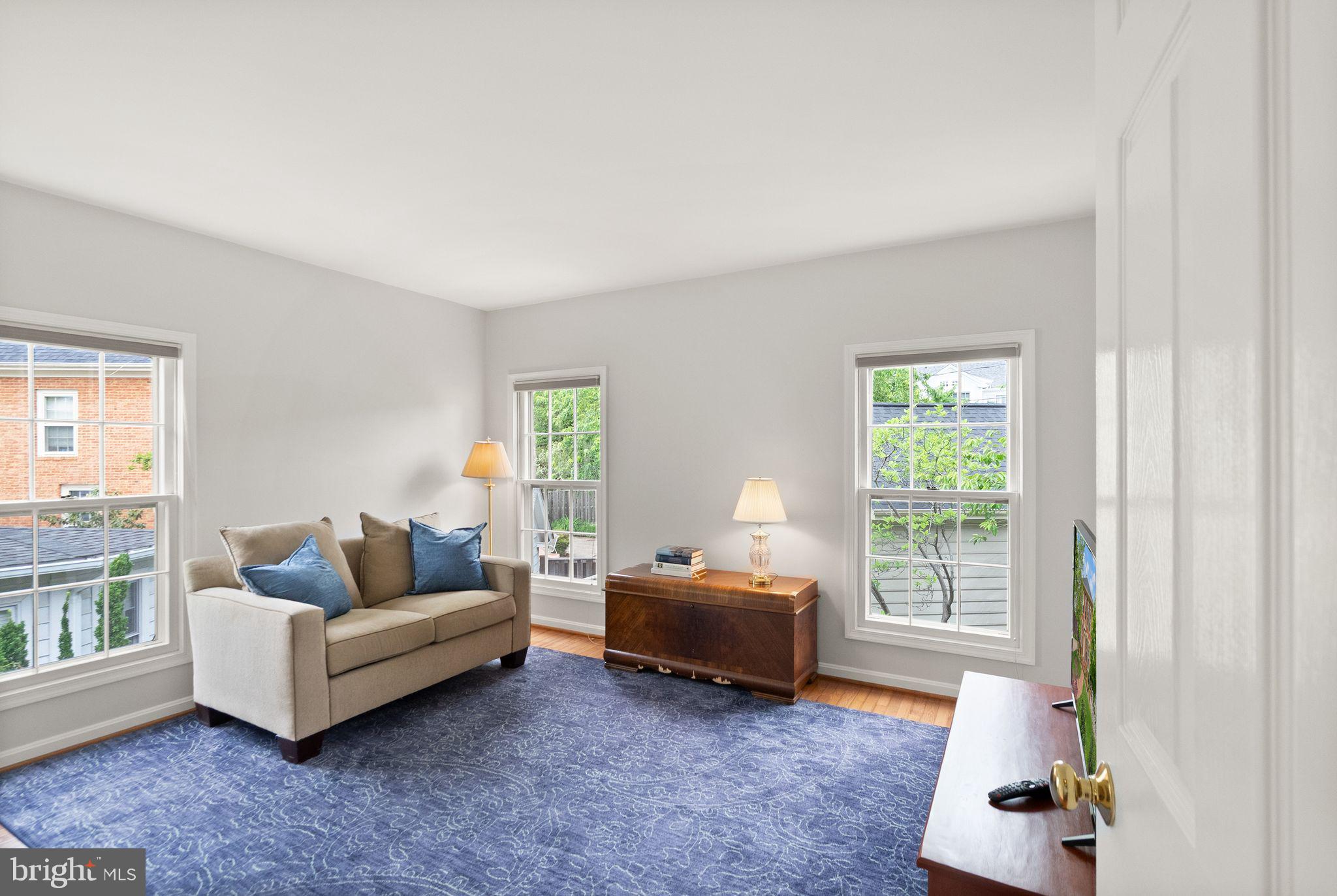 LYON VILLAGE - Residential