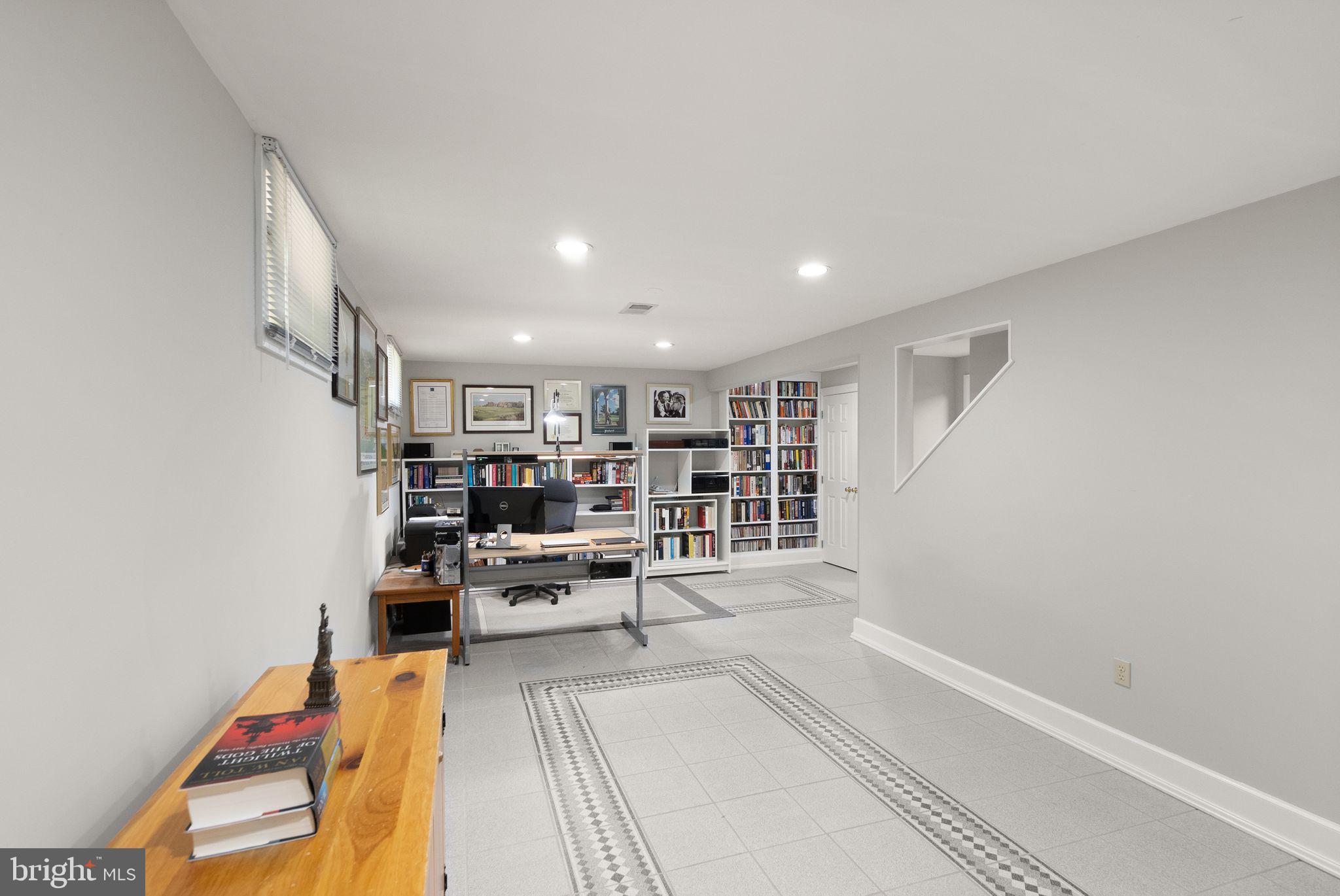 LYON VILLAGE - Residential