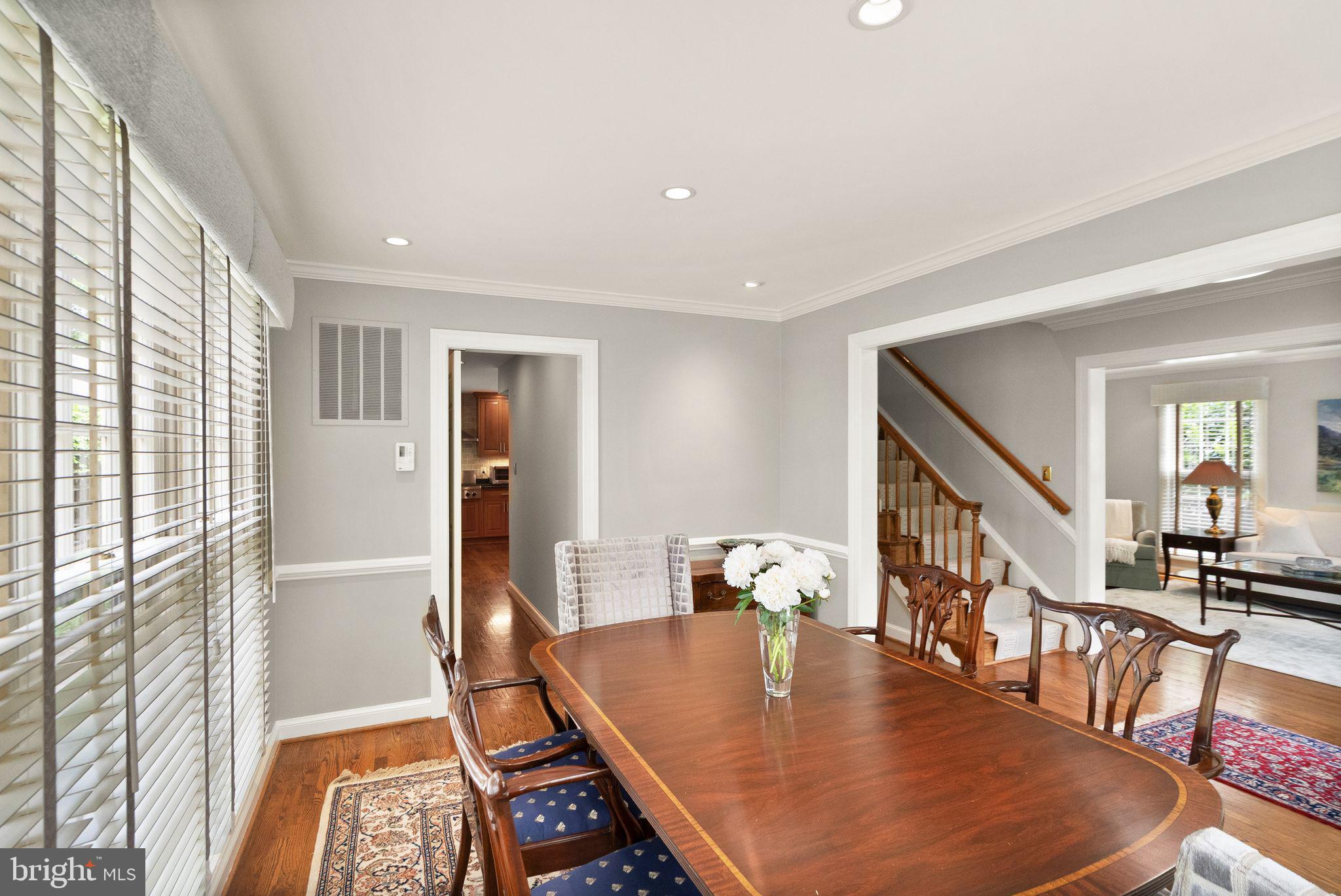 LYON VILLAGE - Residential