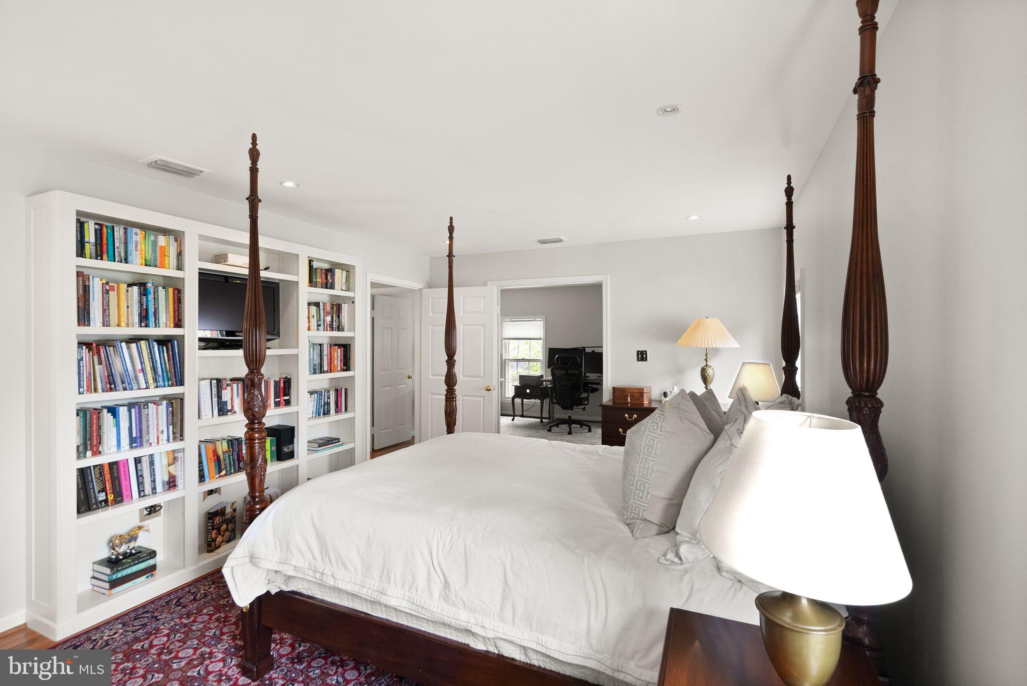 LYON VILLAGE - Residential