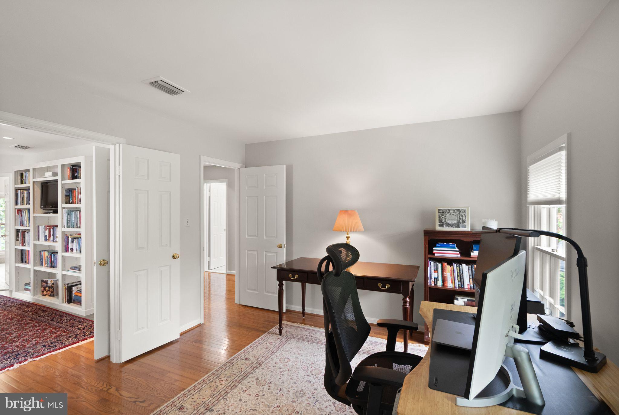 LYON VILLAGE - Residential