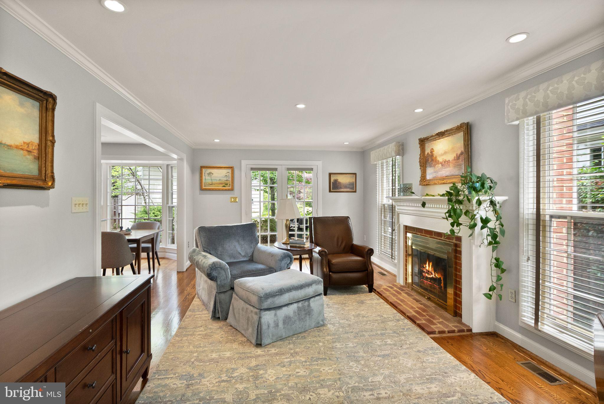 LYON VILLAGE - Residential