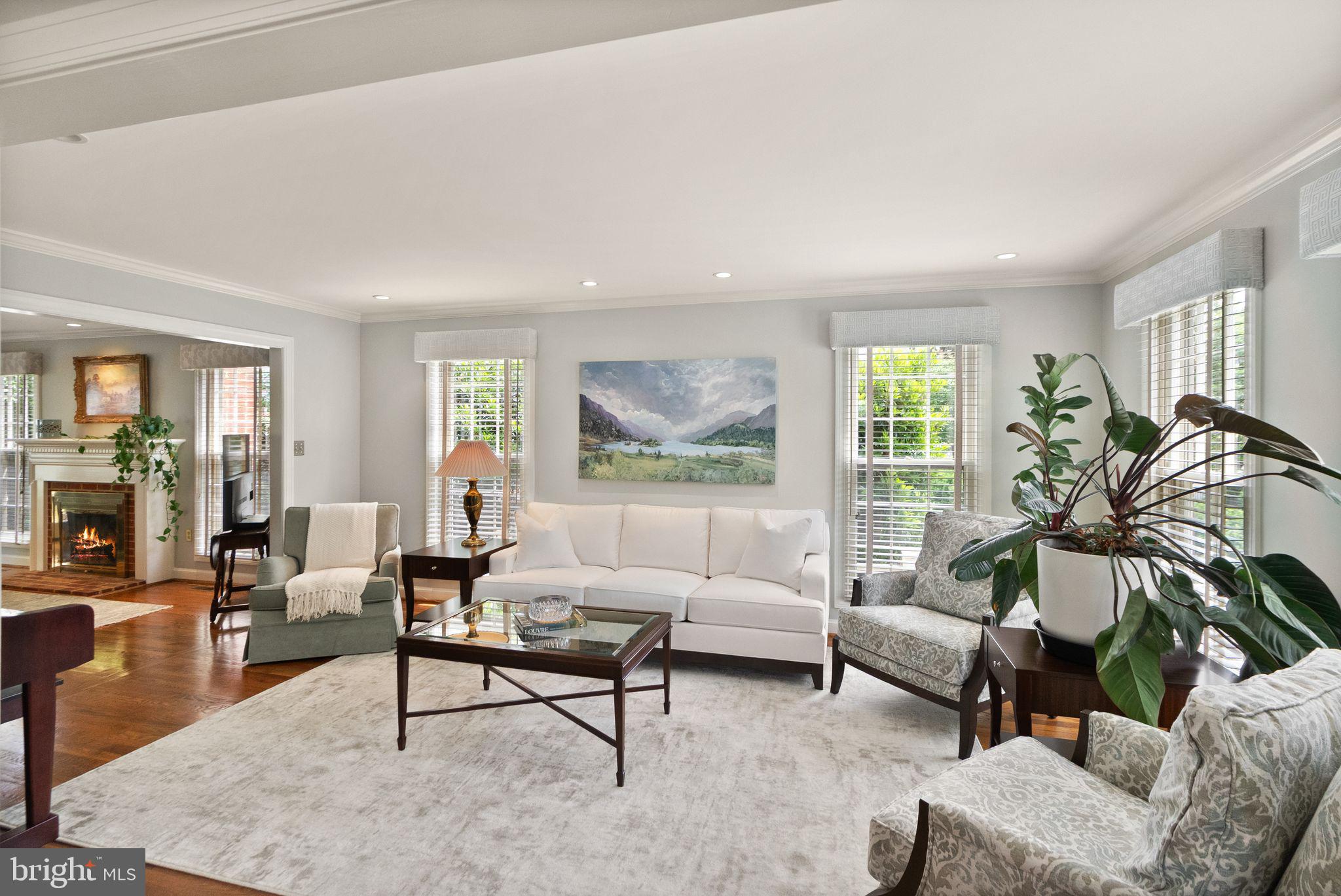 LYON VILLAGE - Residential