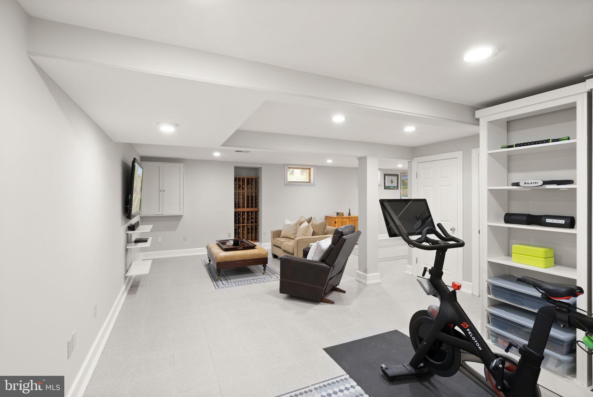 LYON VILLAGE - Residential