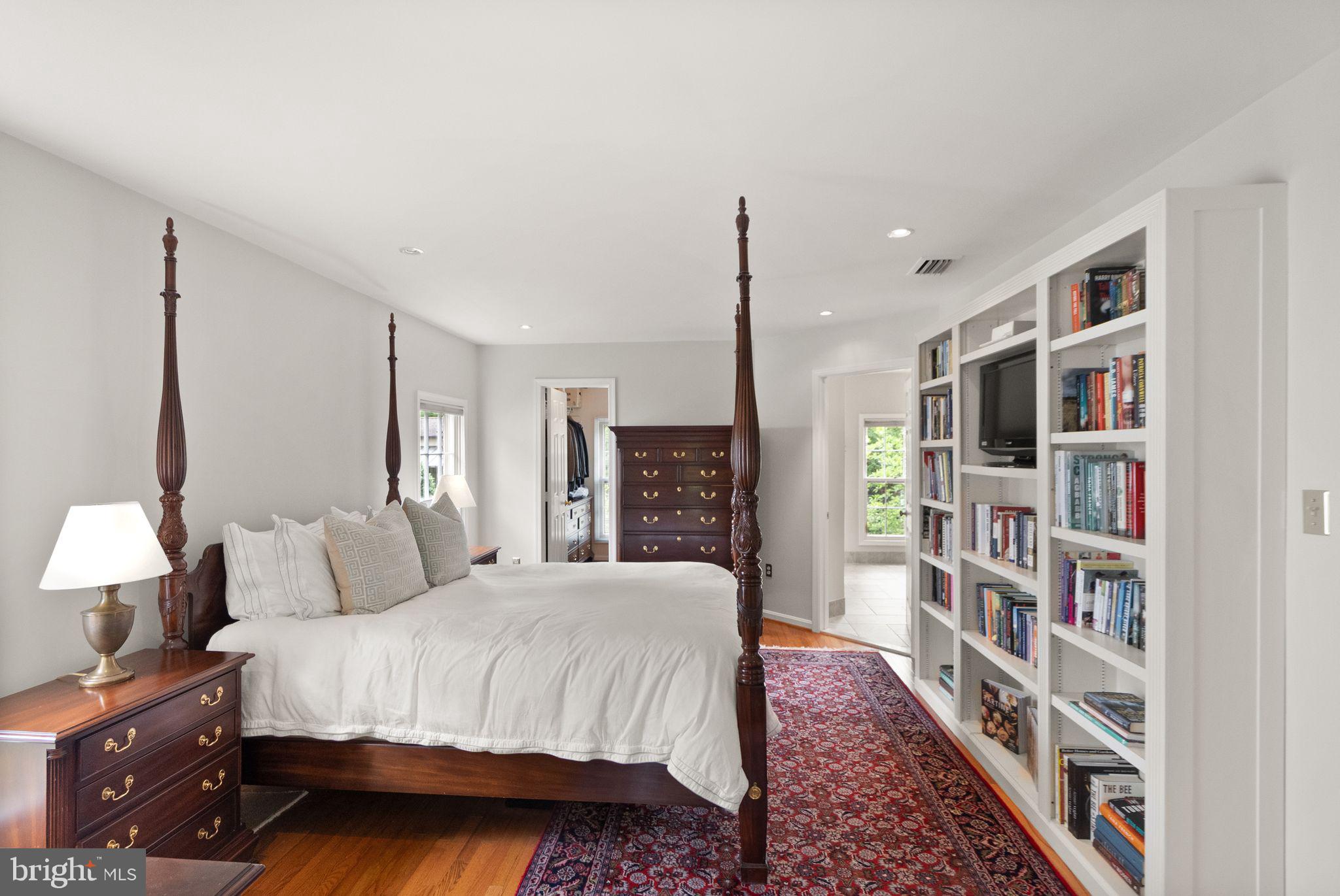 LYON VILLAGE - Residential