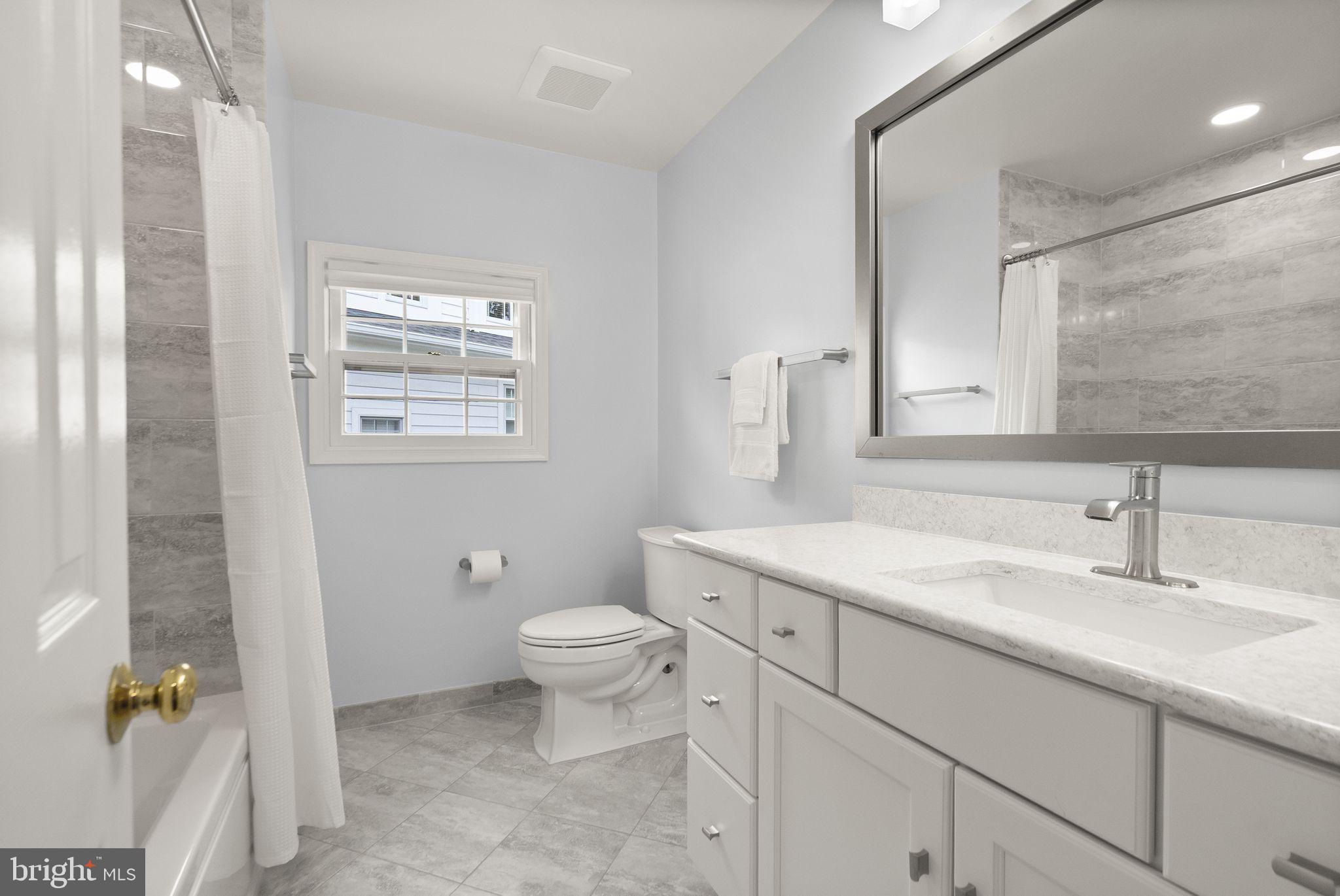 LYON VILLAGE - Residential