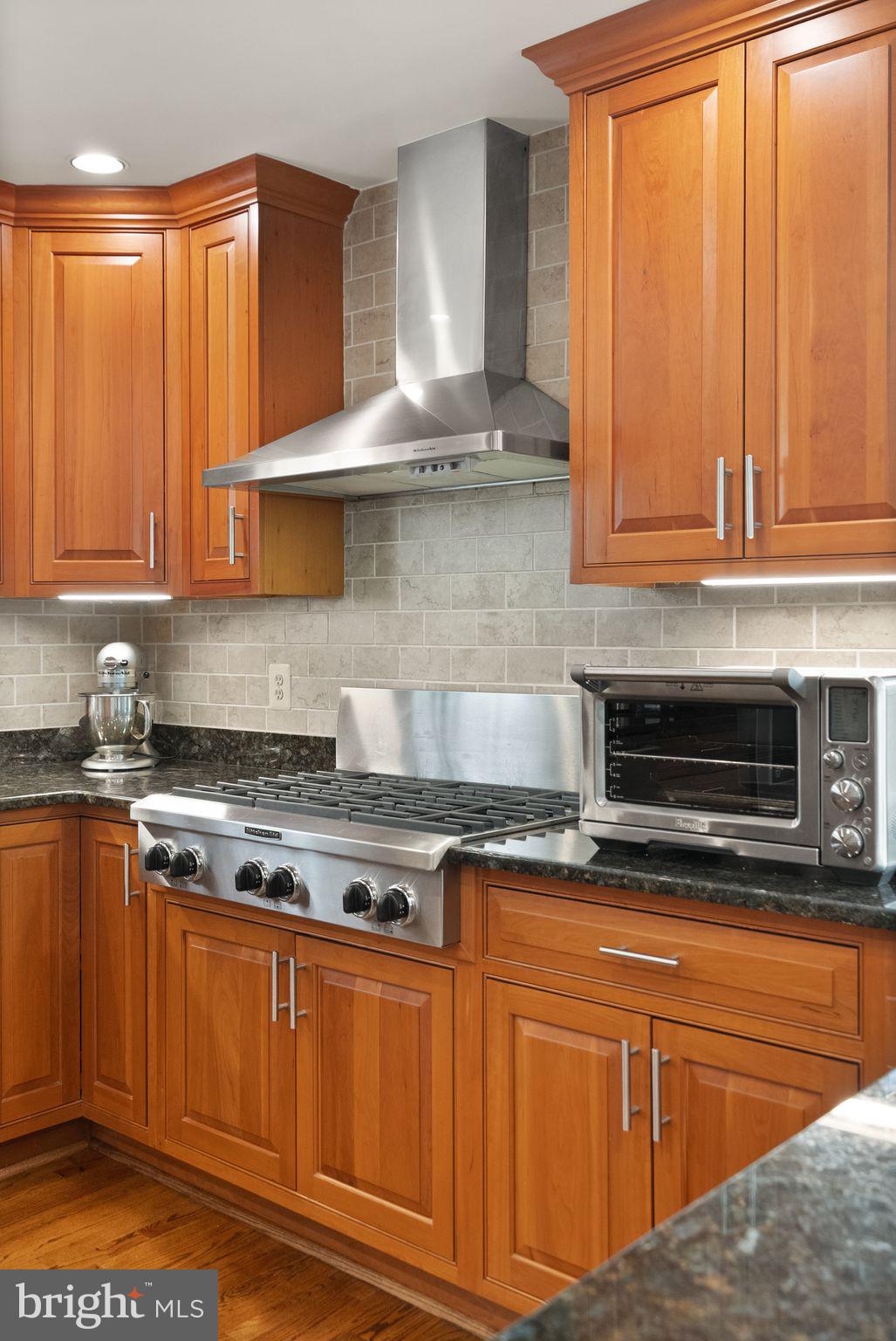 LYON VILLAGE - Residential