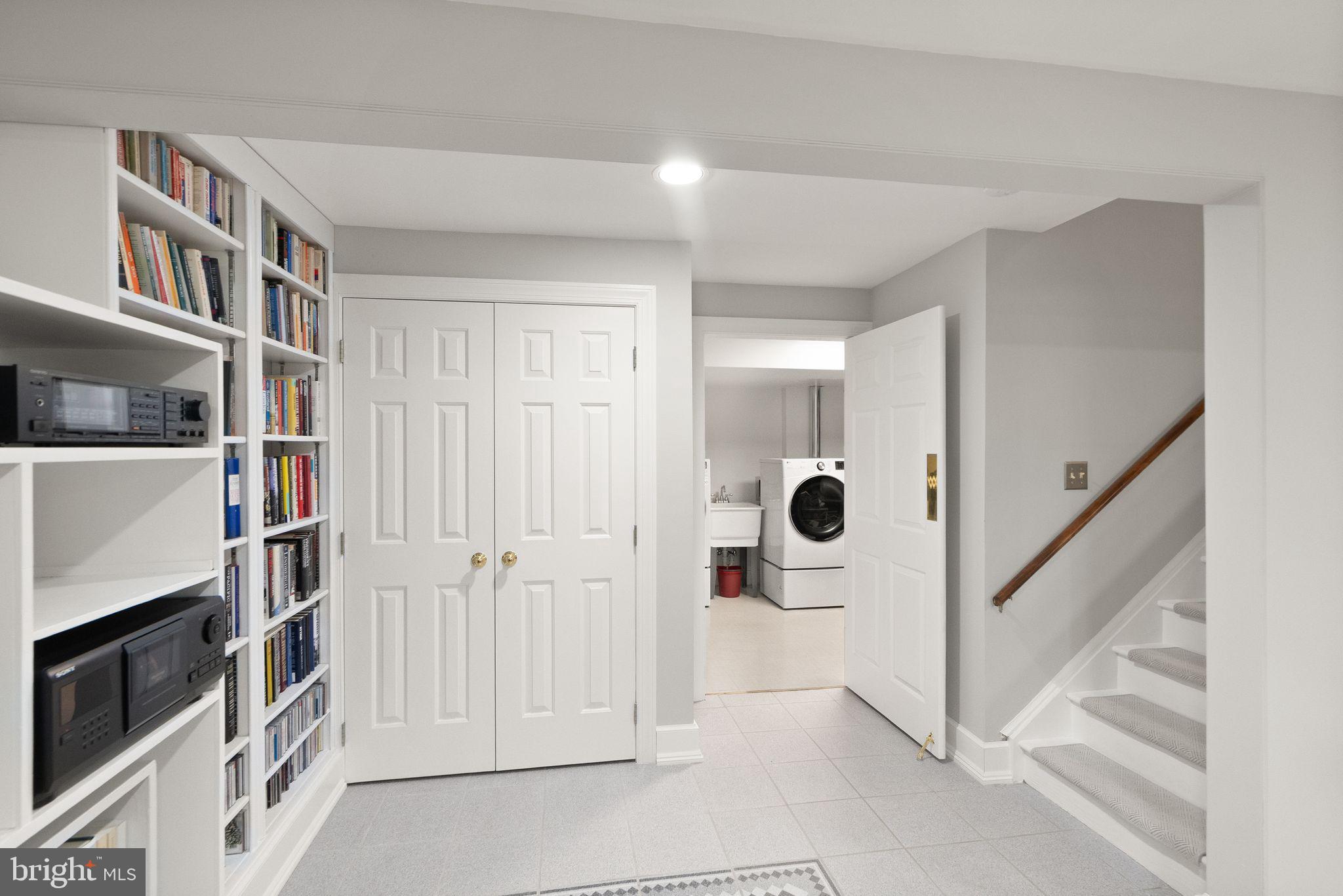 LYON VILLAGE - Residential