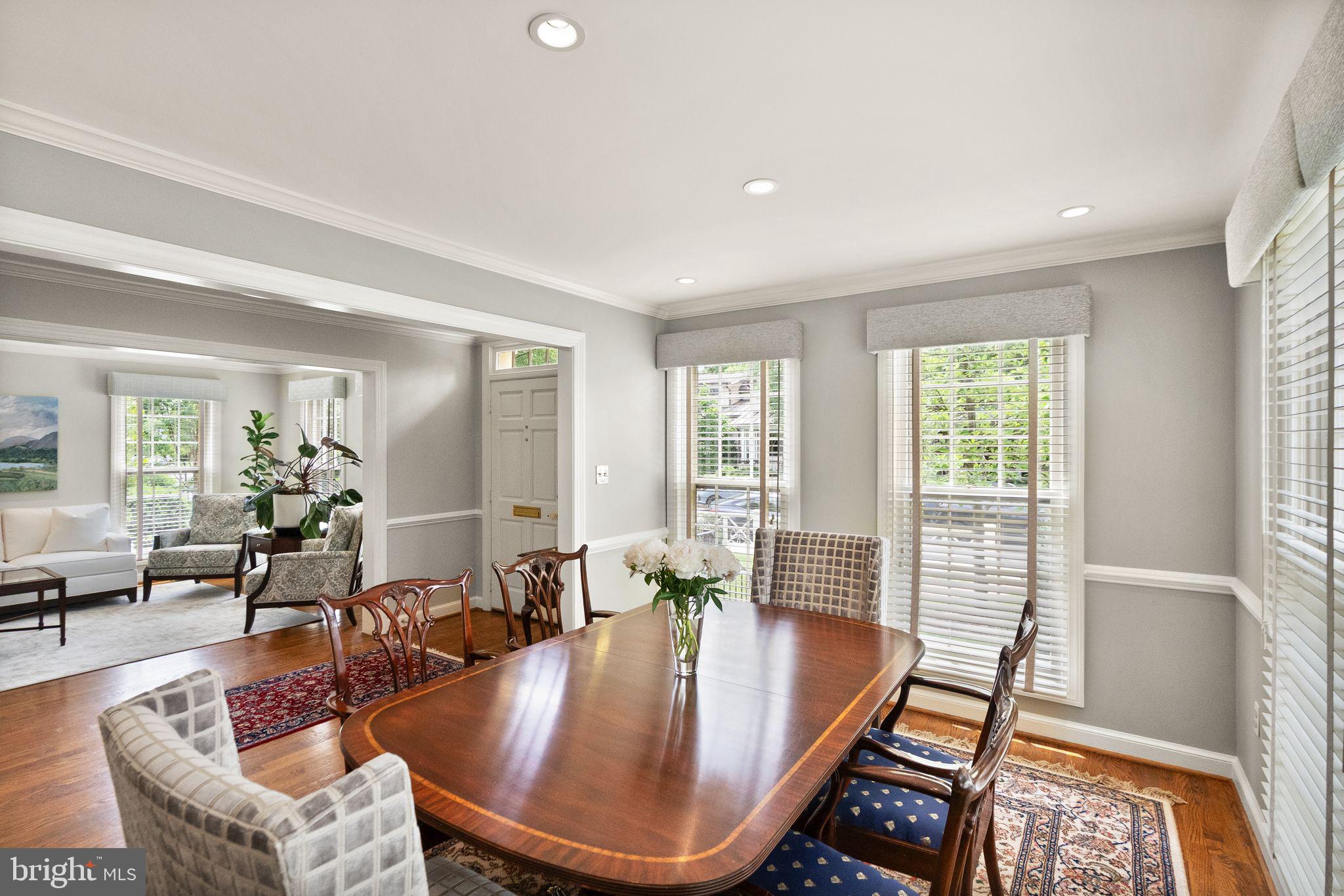 LYON VILLAGE - Residential