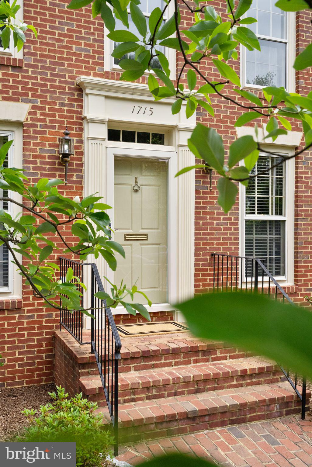 LYON VILLAGE - Residential