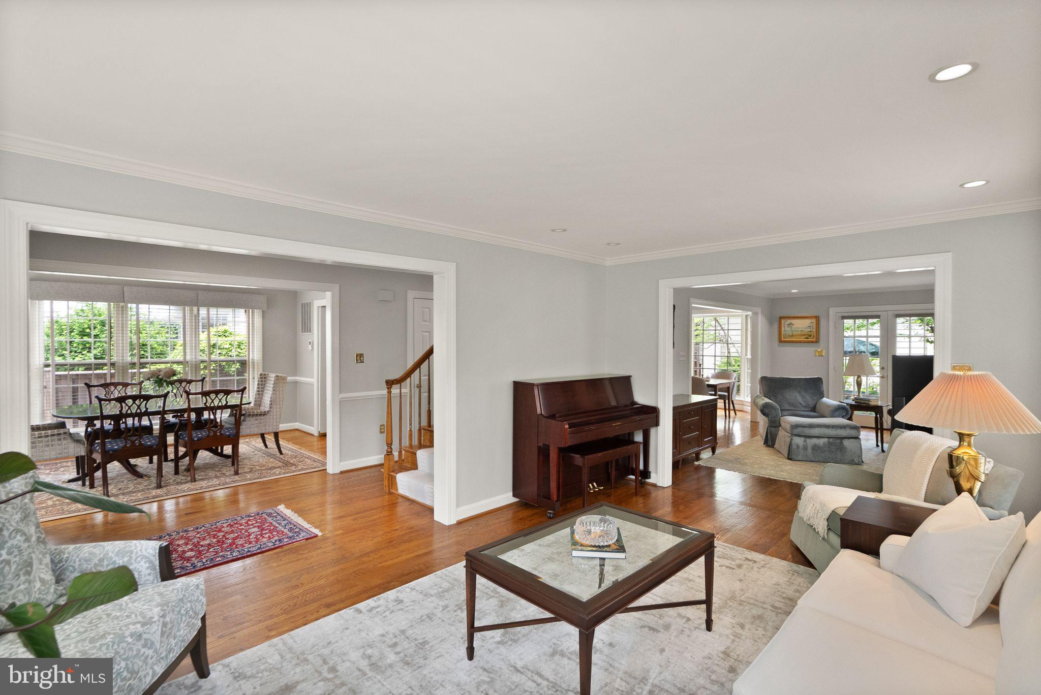 LYON VILLAGE - Residential