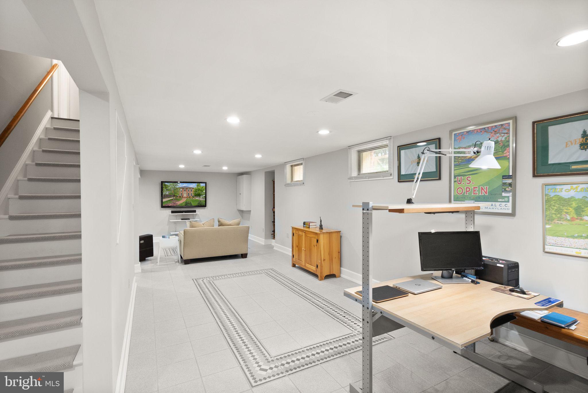 LYON VILLAGE - Residential