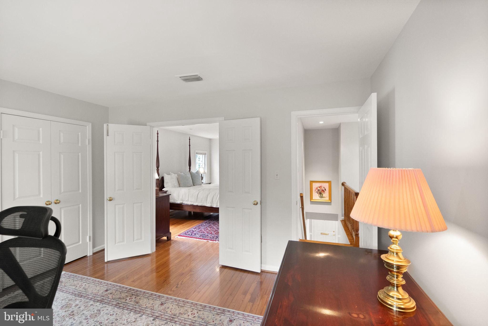 LYON VILLAGE - Residential