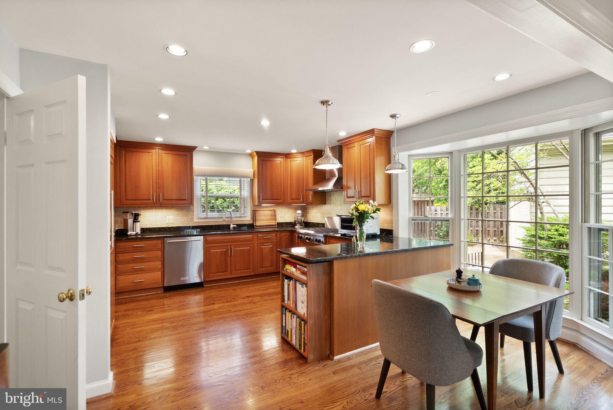 LYON VILLAGE - Residential