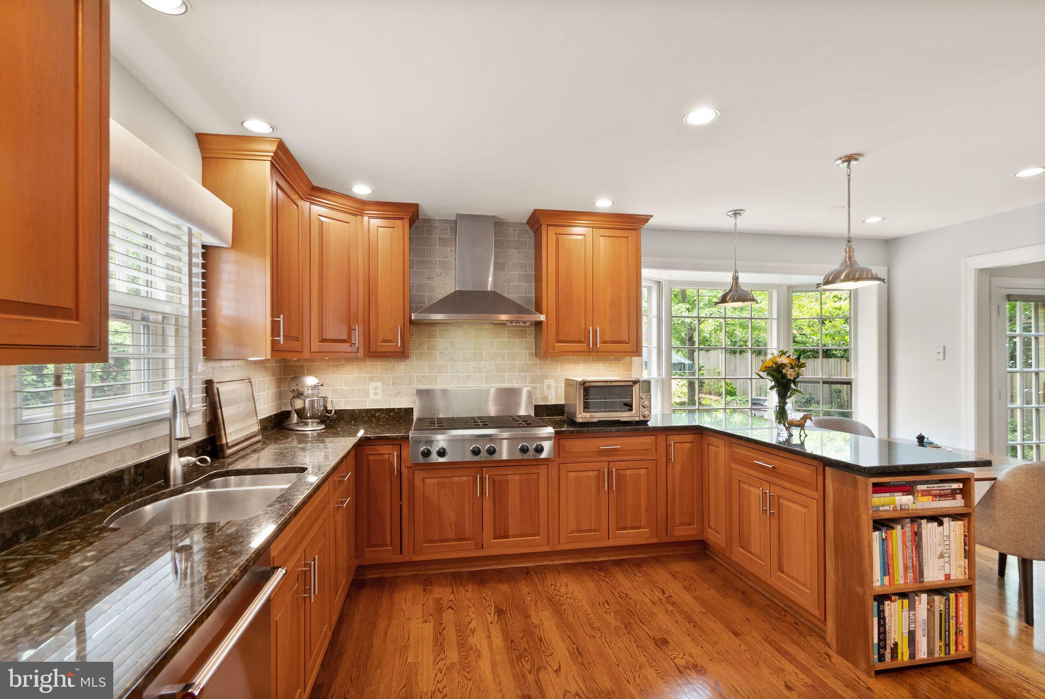 LYON VILLAGE - Residential