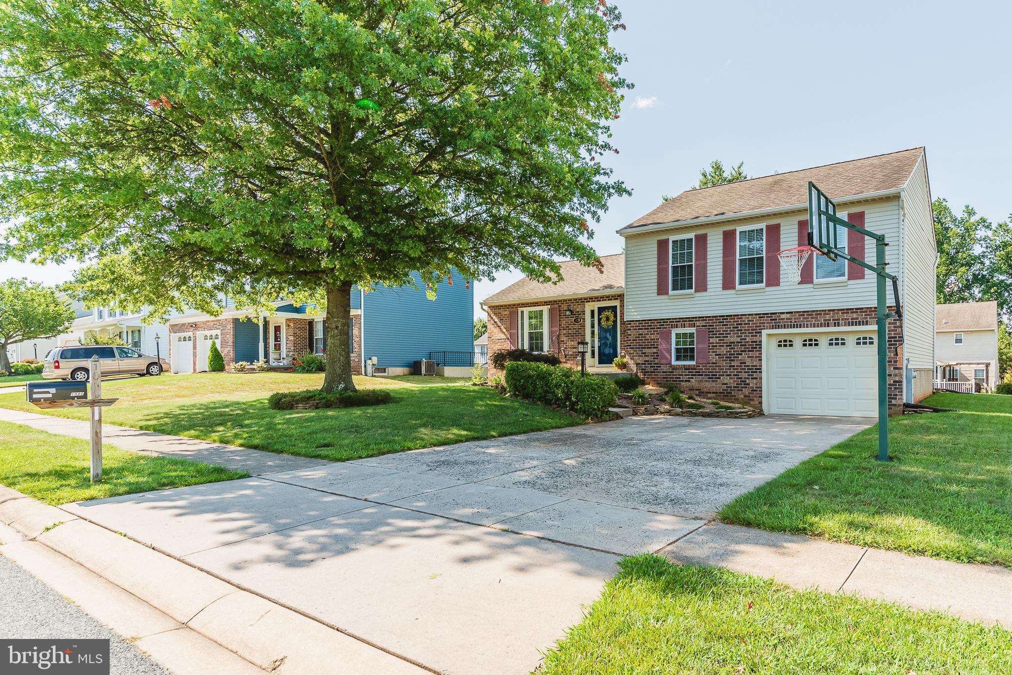 BRENTWOOD PARK - Residential