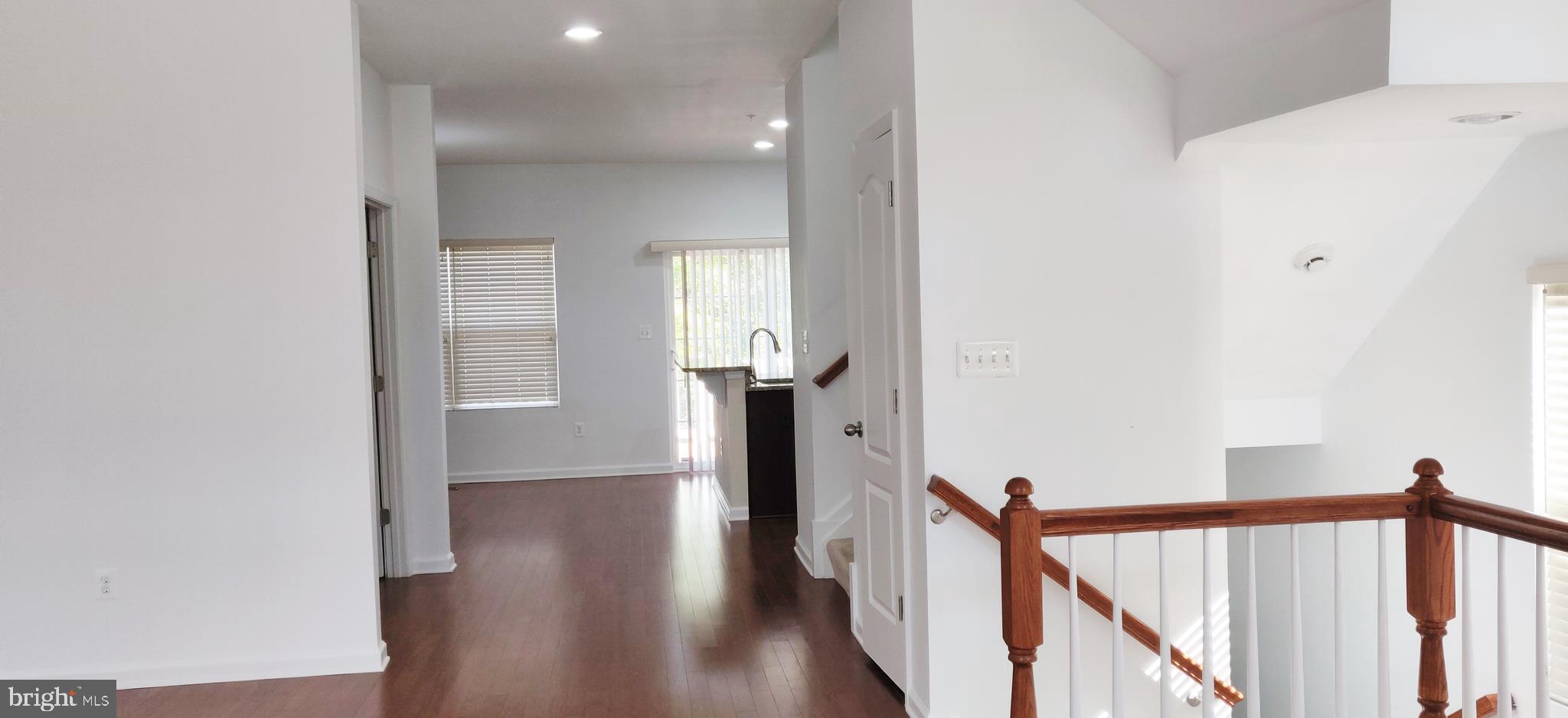 CHELSEA MANOR - Residential Lease