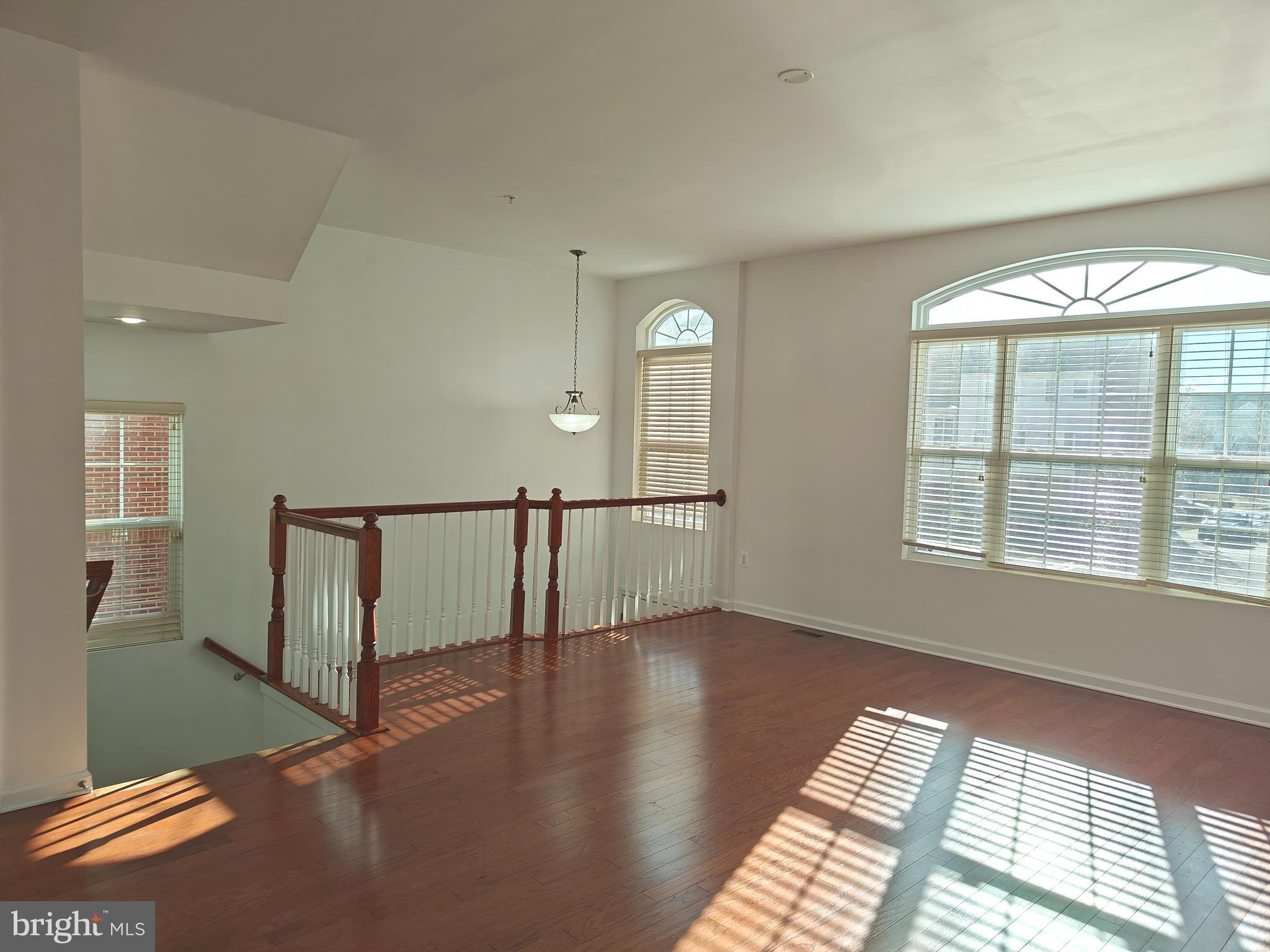 CHELSEA MANOR - Residential Lease