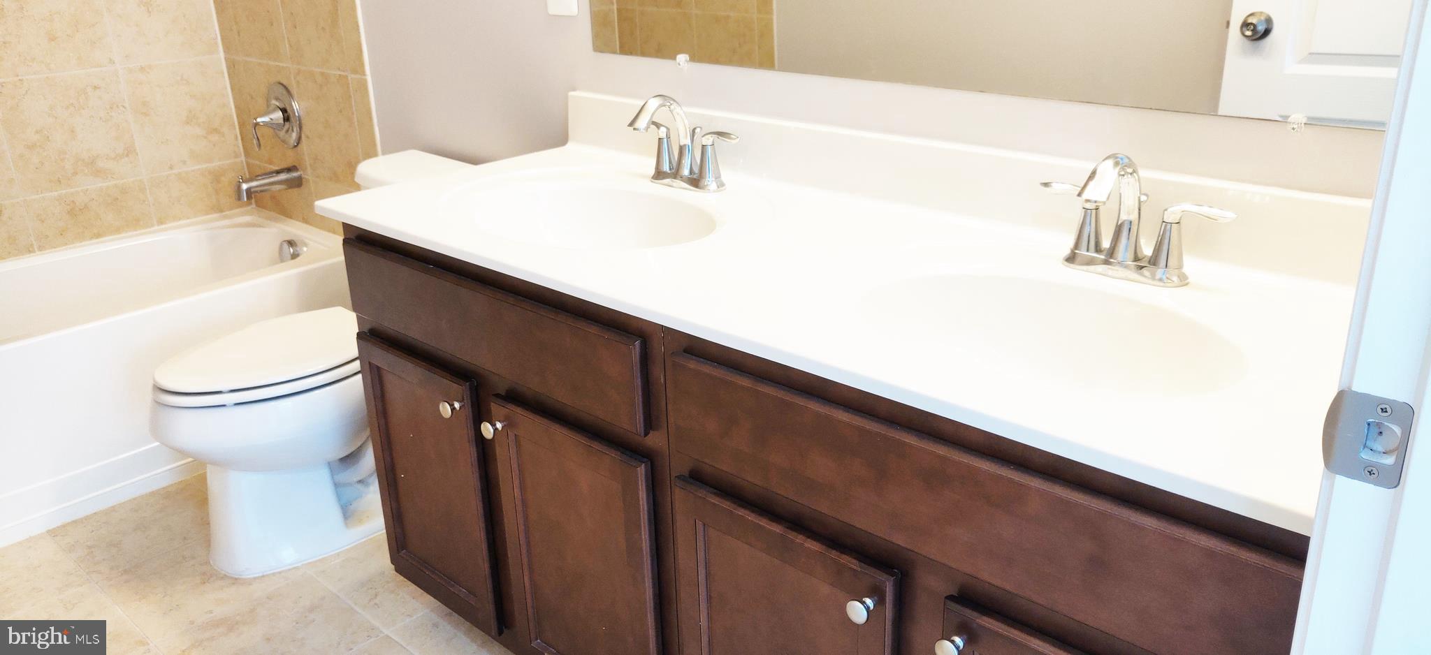 CHELSEA MANOR - Residential Lease