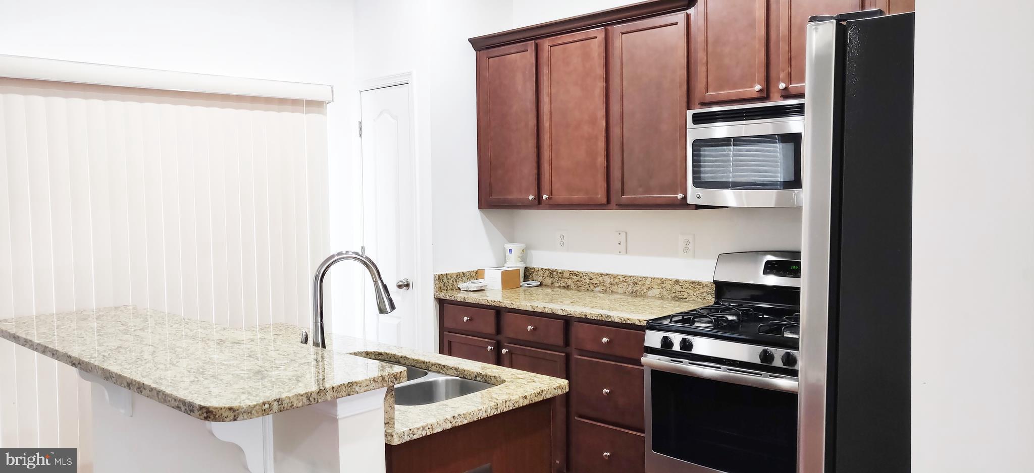 CHELSEA MANOR - Residential Lease