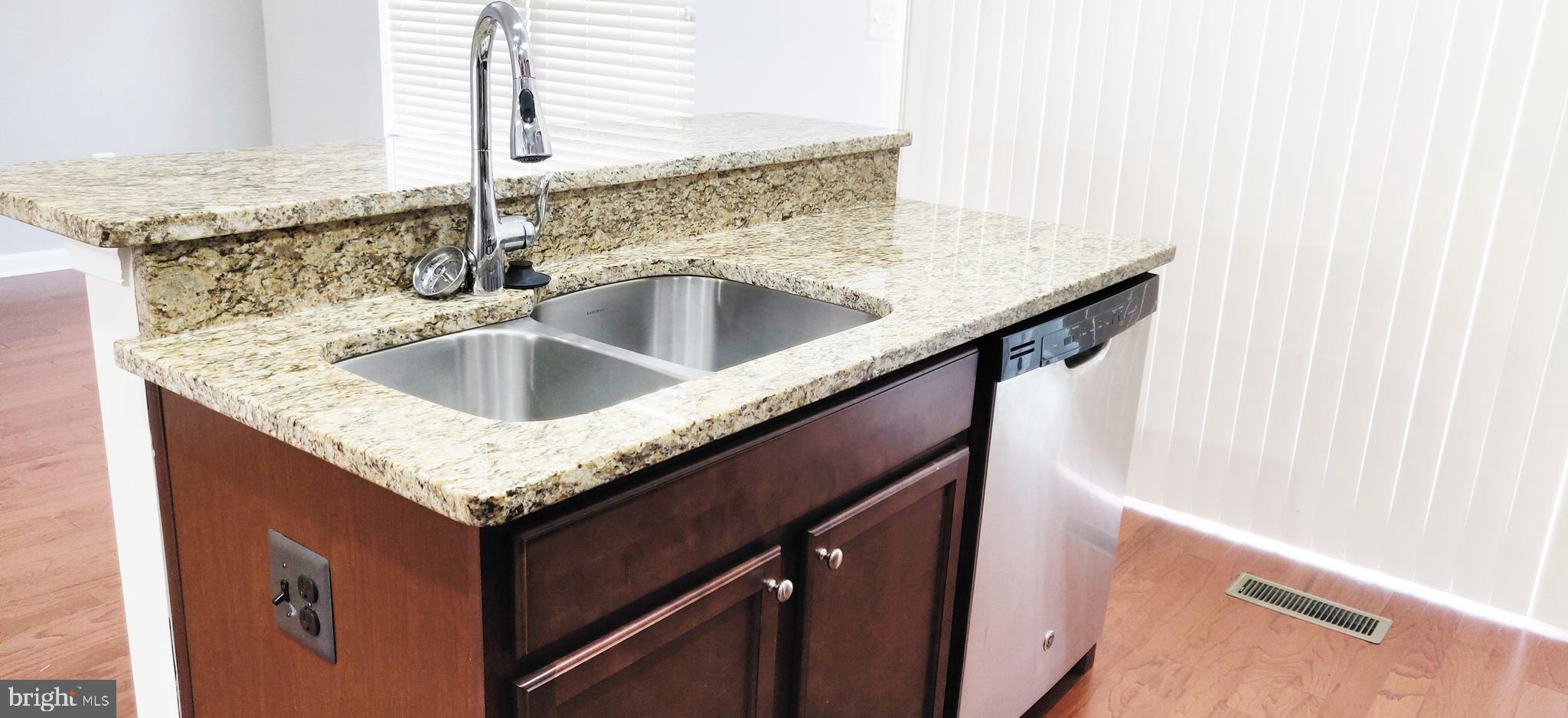 CHELSEA MANOR - Residential Lease