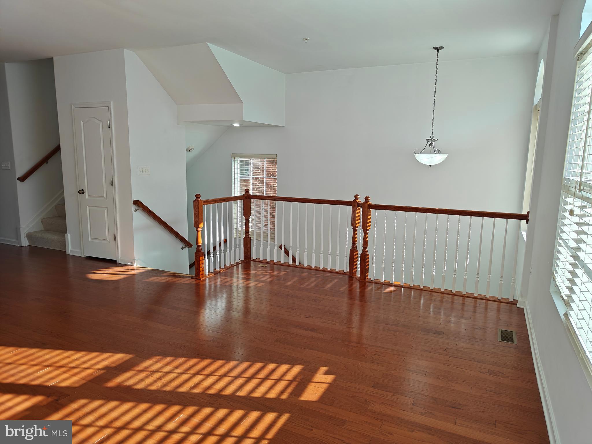 CHELSEA MANOR - Residential Lease