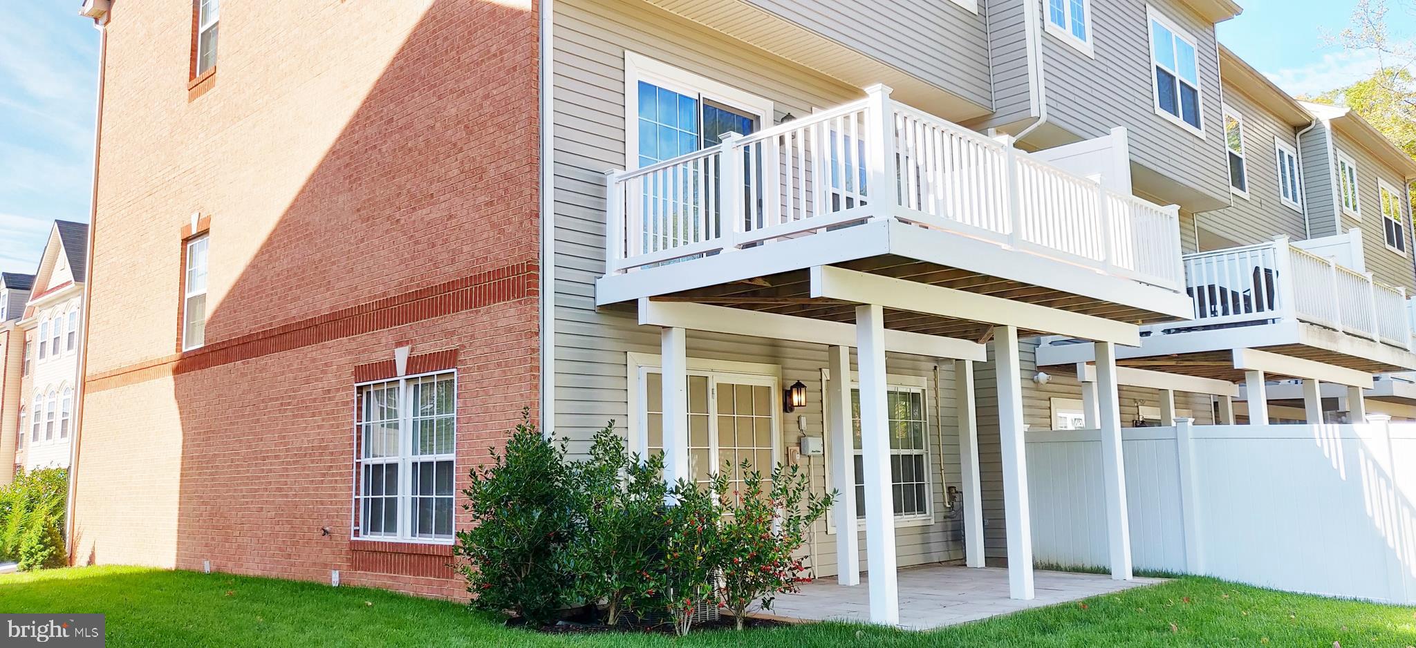 CHELSEA MANOR - Residential Lease