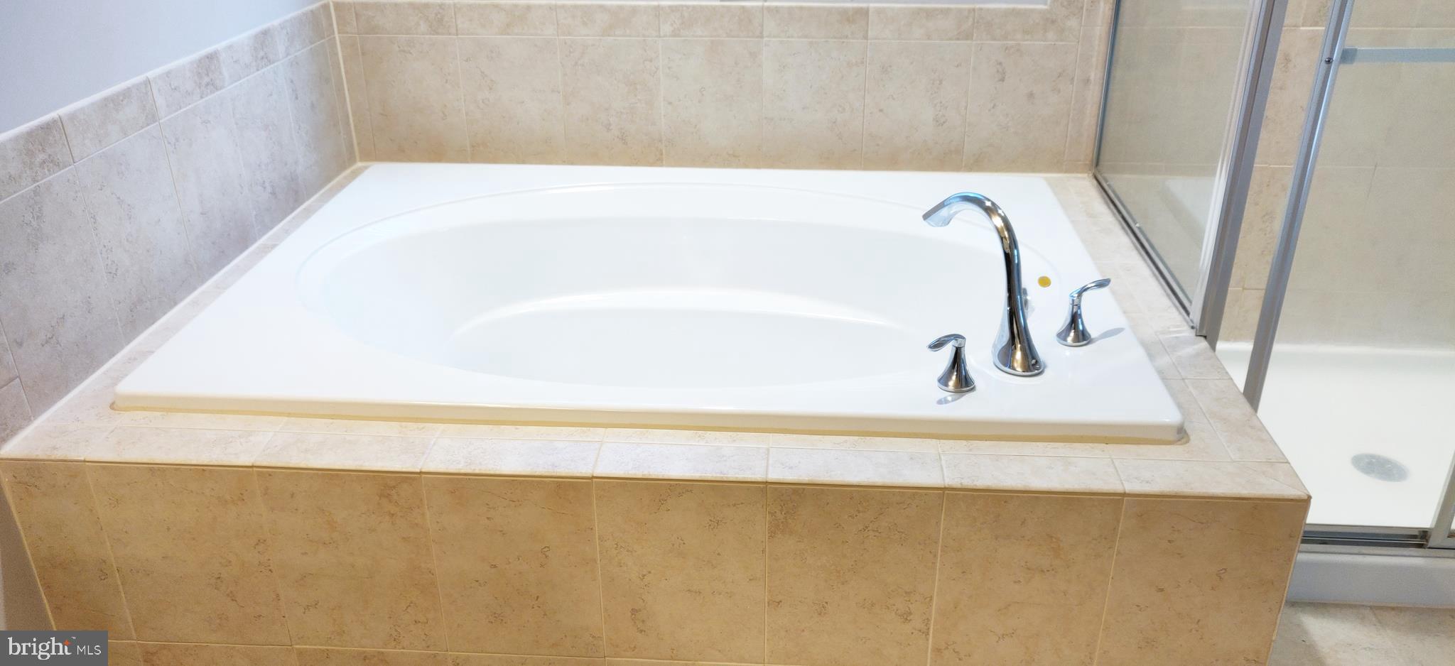 CHELSEA MANOR - Residential Lease