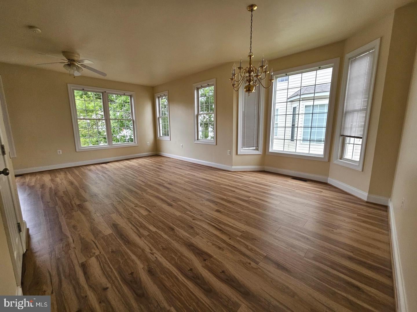 887 PERSIMMON PLACE