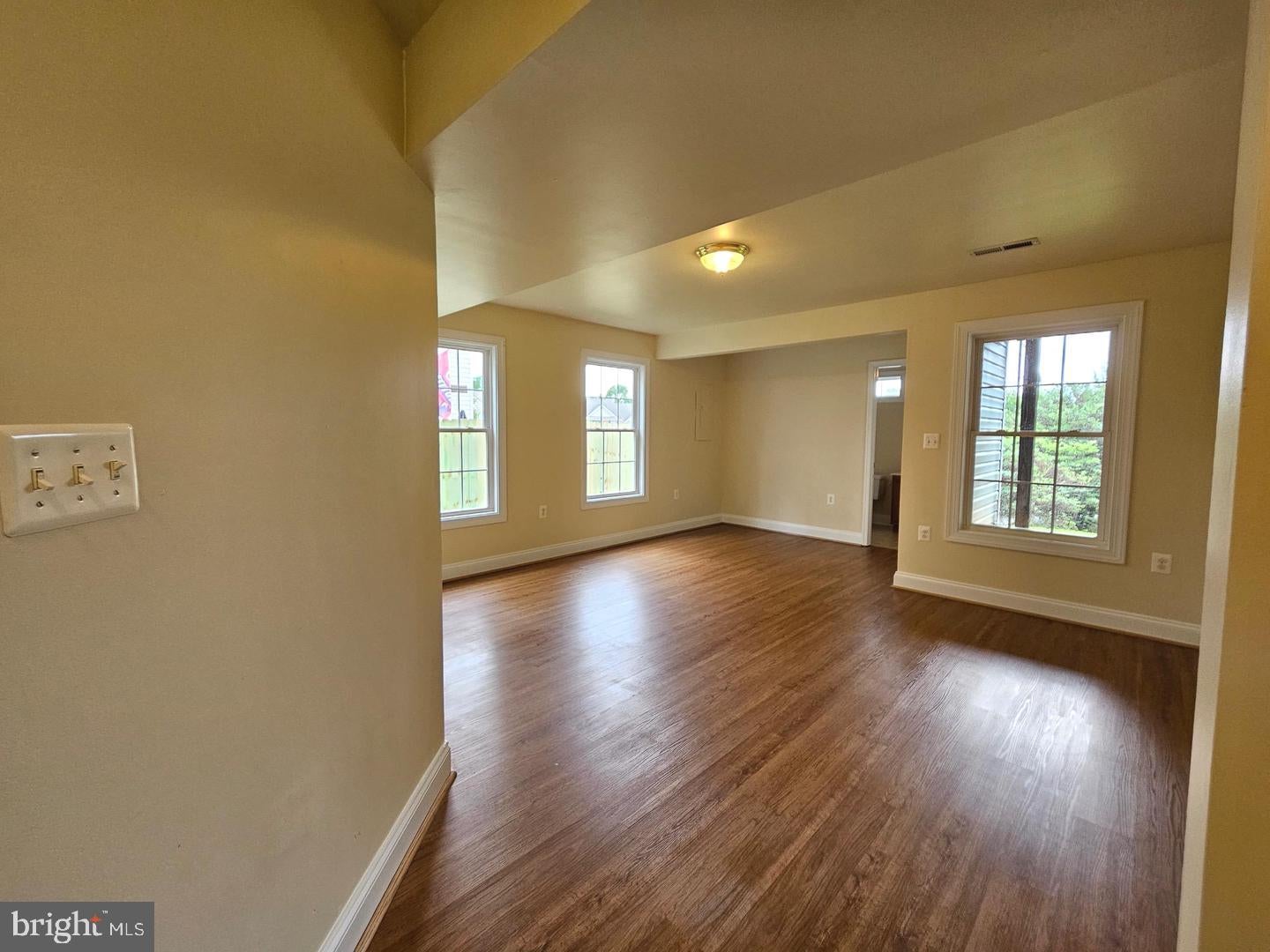 887 PERSIMMON PLACE