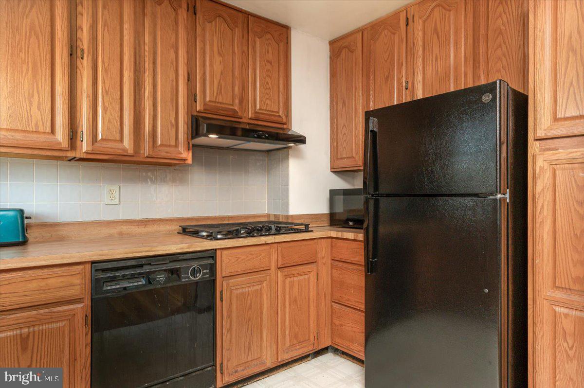 PEPPER MILL VILLAGE - Residential