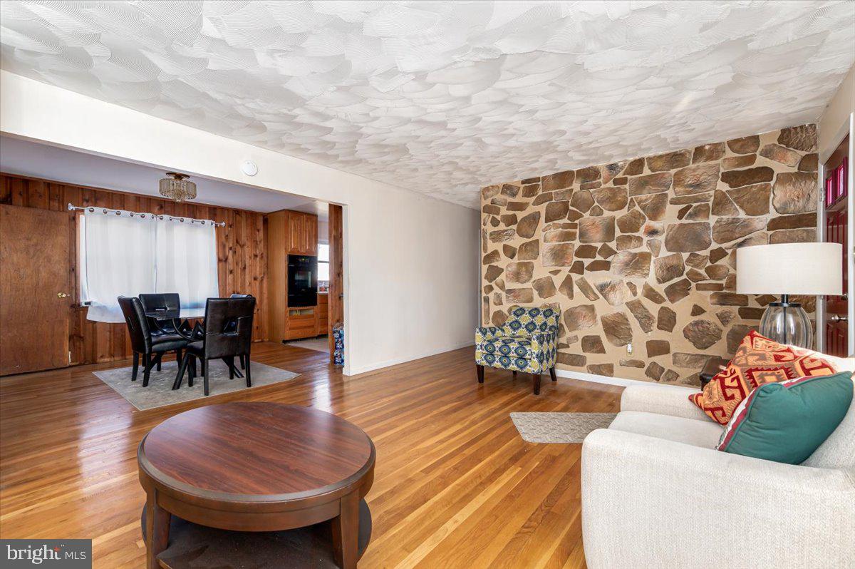 PEPPER MILL VILLAGE - Residential