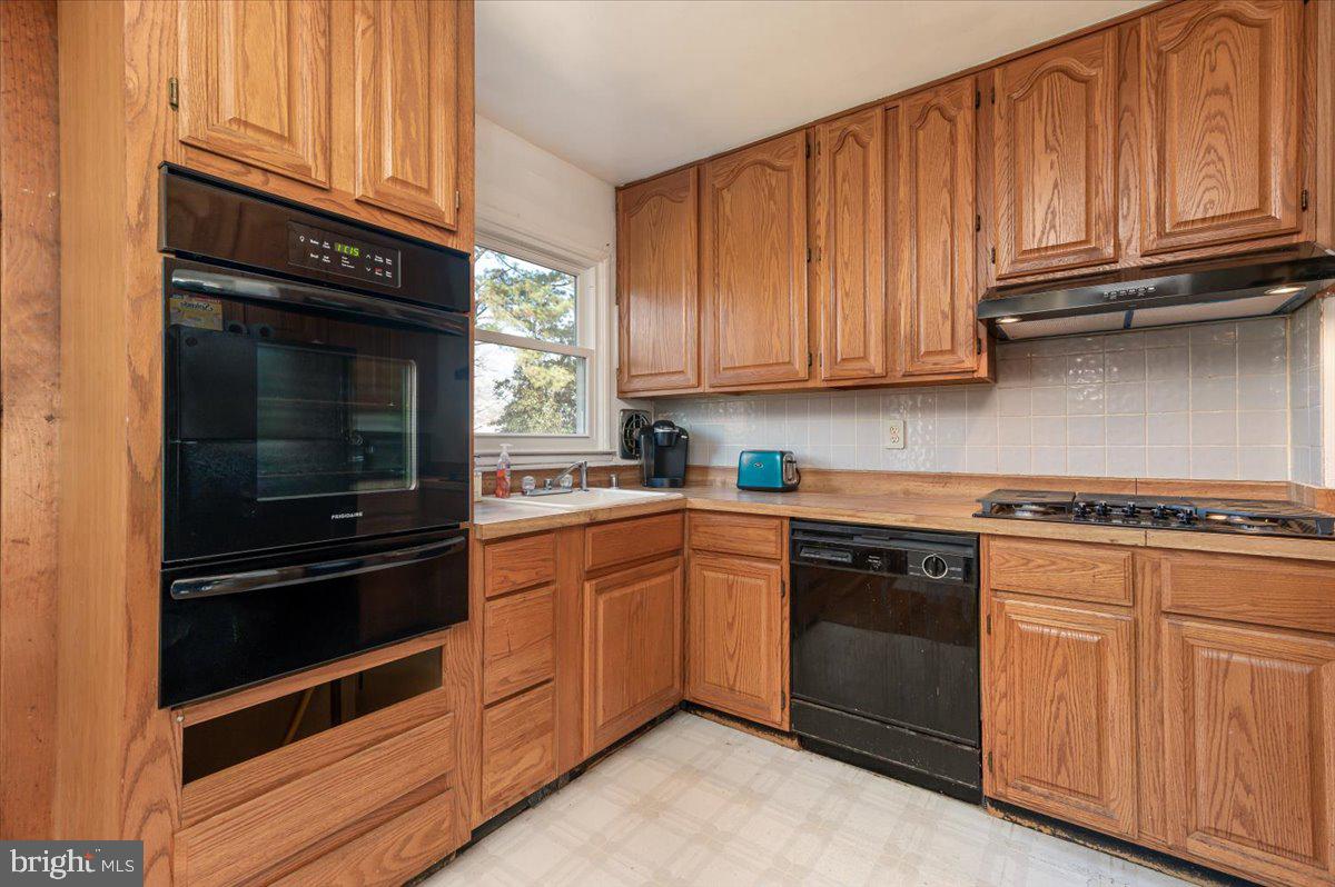 PEPPER MILL VILLAGE - Residential