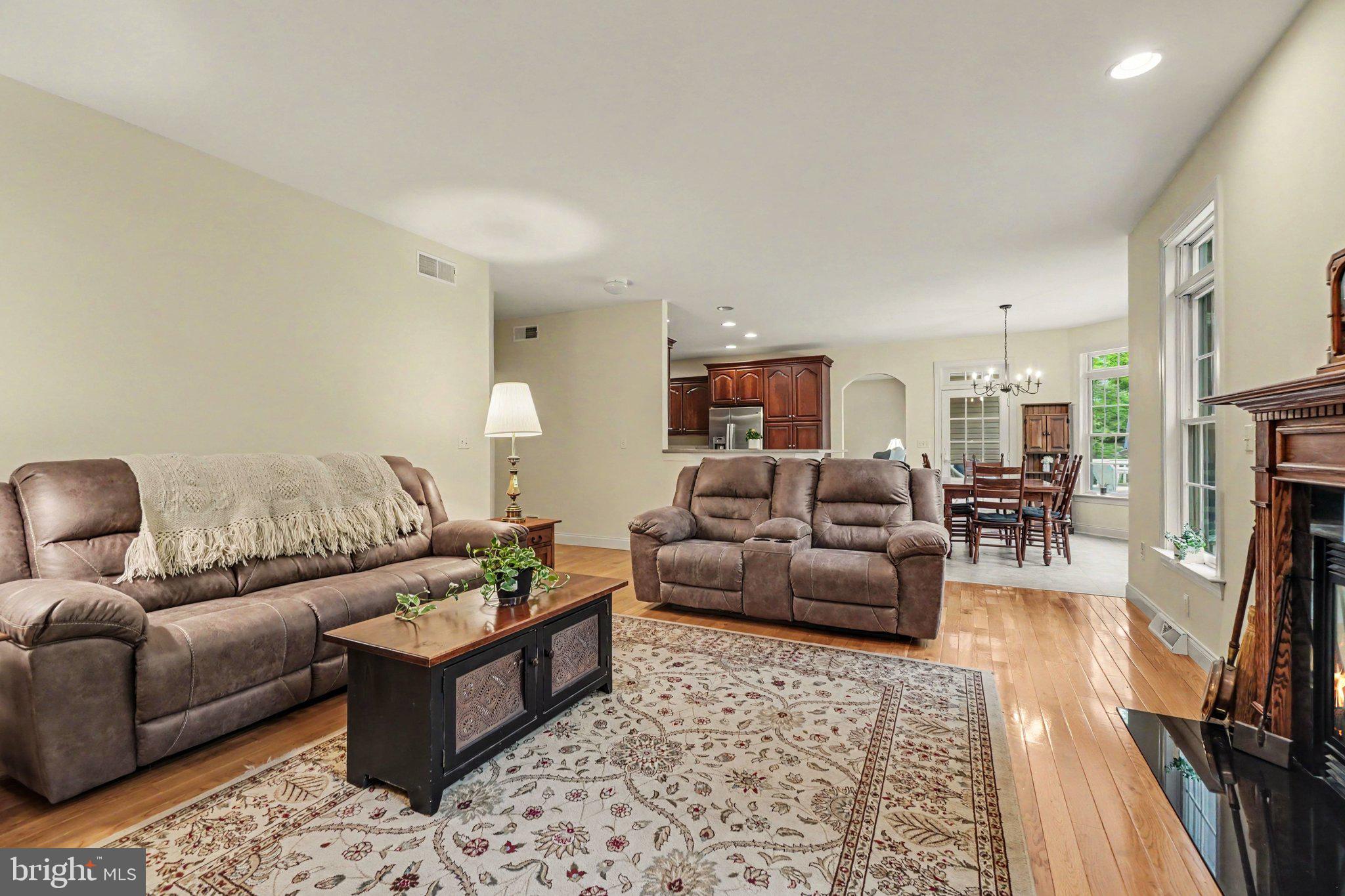 WHITE ROCK ACRES - Residential